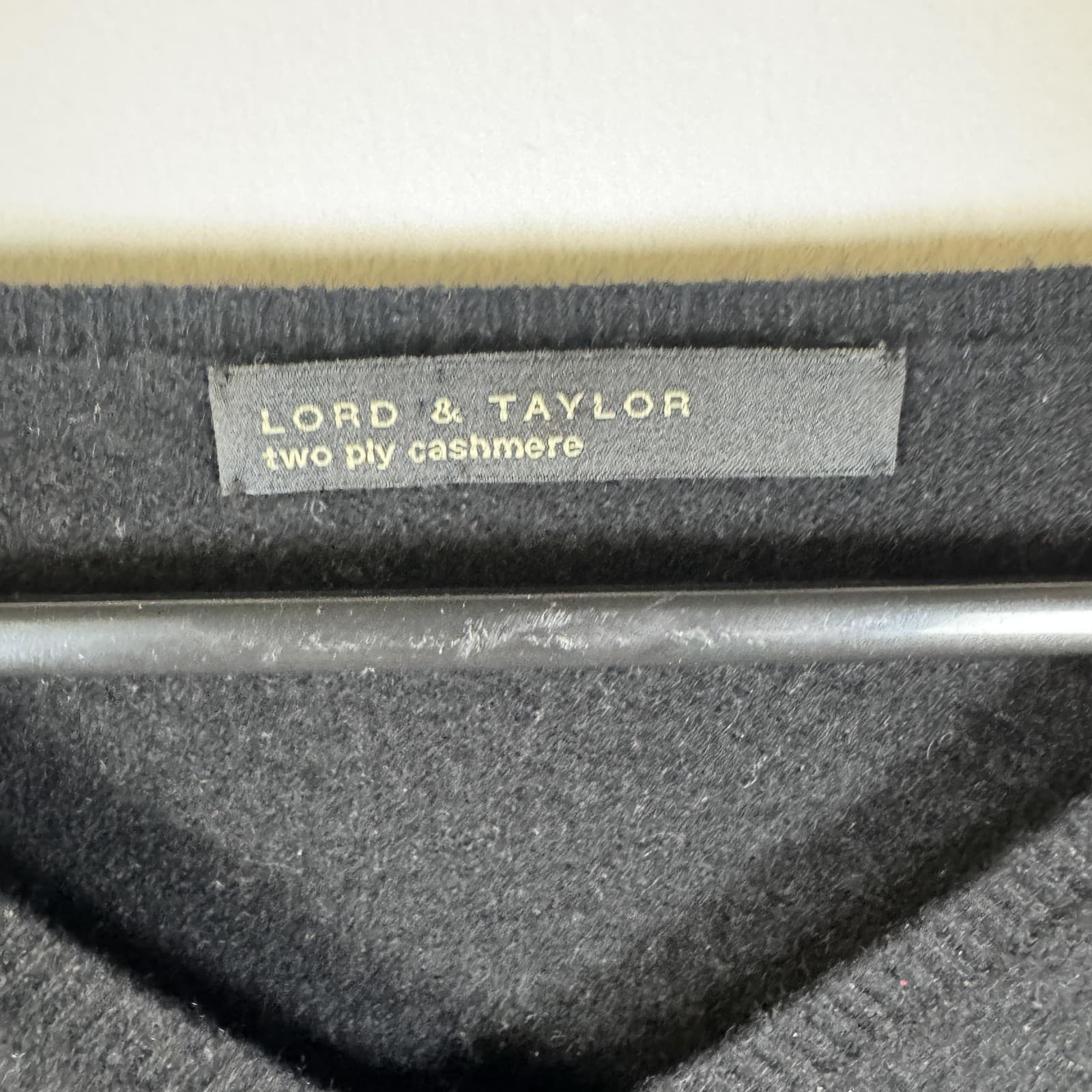 Lord & Taylor Two Ply Cashmere Sweater V Neck Pullover Black Lightweight Men M - Thumbnail 3