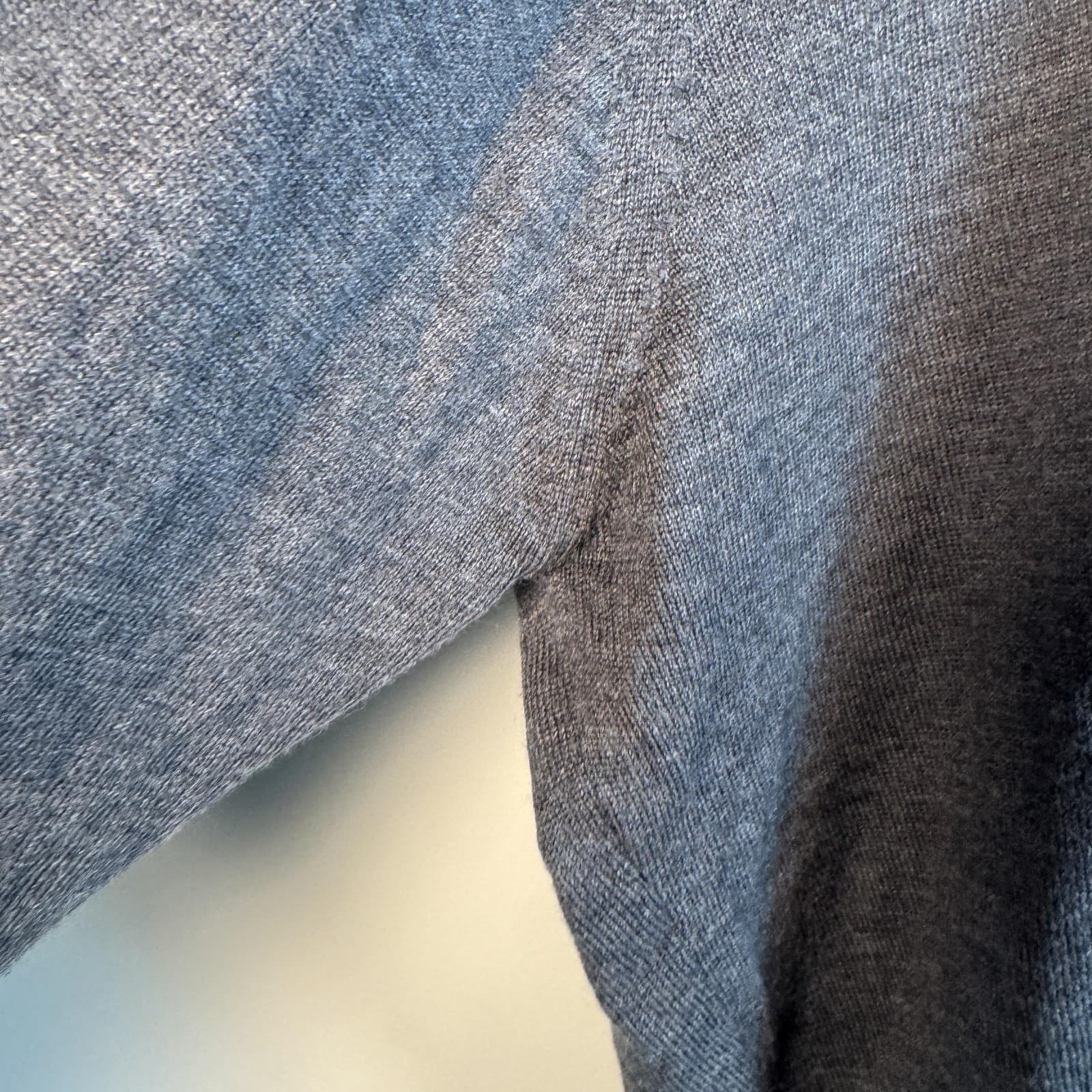 Jos. A. Bank Signature Sweater V Neck Pullover 100% Merino Wool Gray Mens Medium - Thumbnail 7
