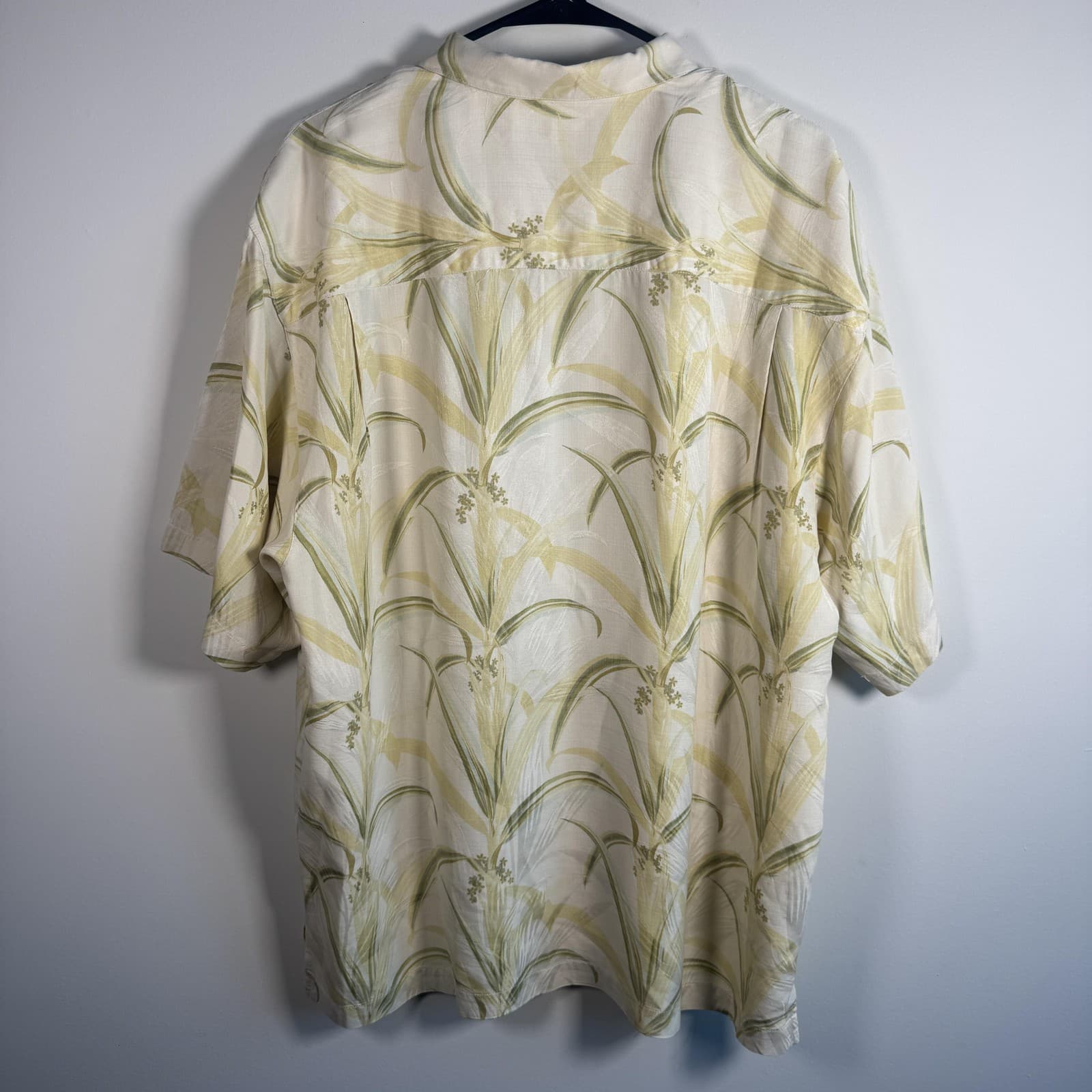 Tommy Bahama Camp Button-Down Shirt Hawaiian Tropical Silk Cream Green Men's XL - Thumbnail 2
