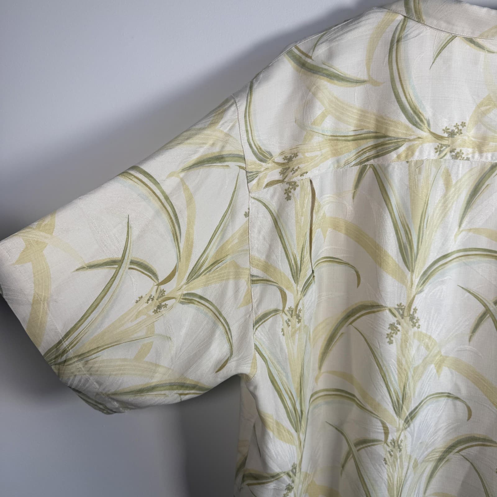 Tommy Bahama Camp Button-Down Shirt Hawaiian Tropical Silk Cream Green Men's XL - Thumbnail 8