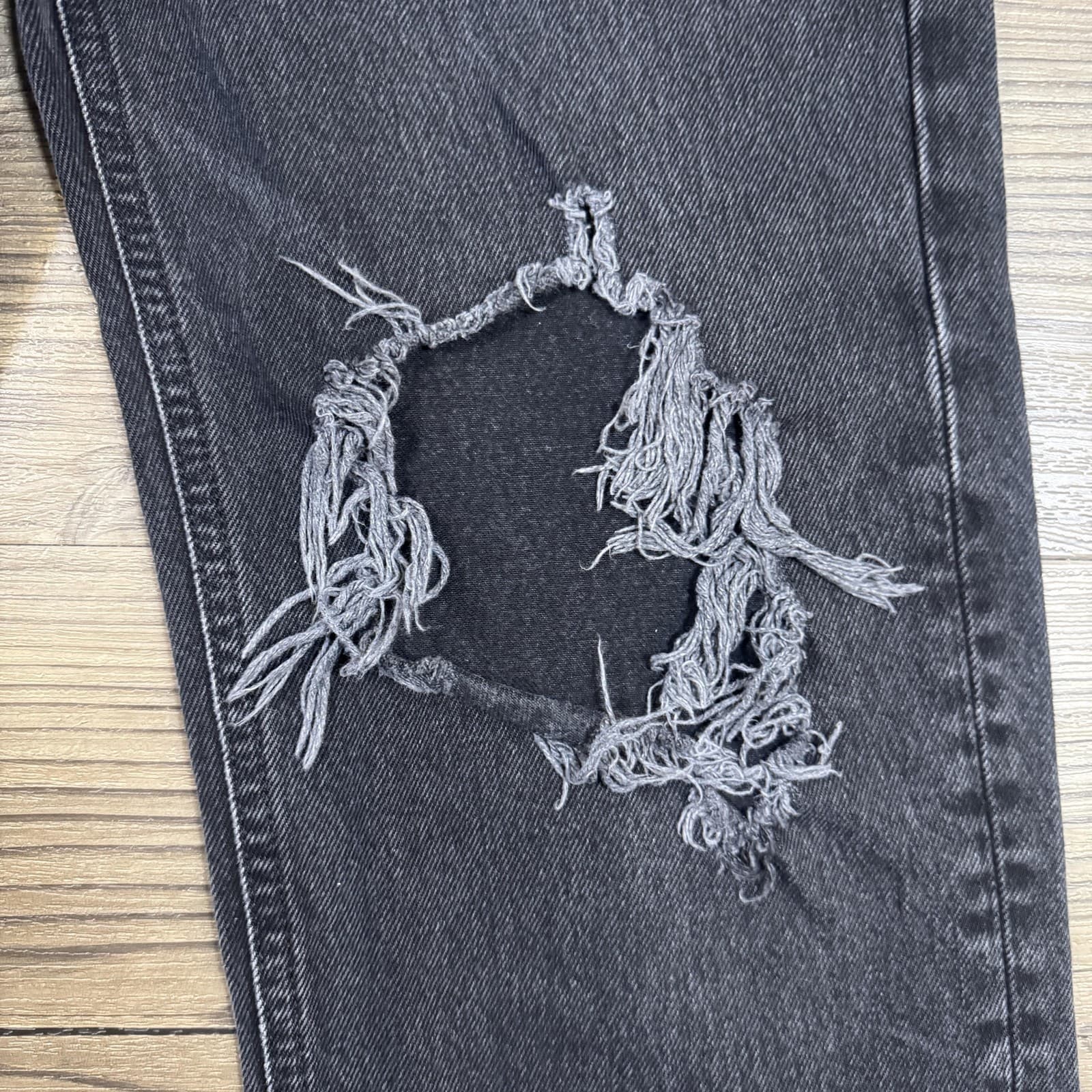BDG Relaxed Straight Jeans Denim Distressed Frayed Black Charcoal Men's 28x28 - Thumbnail 8