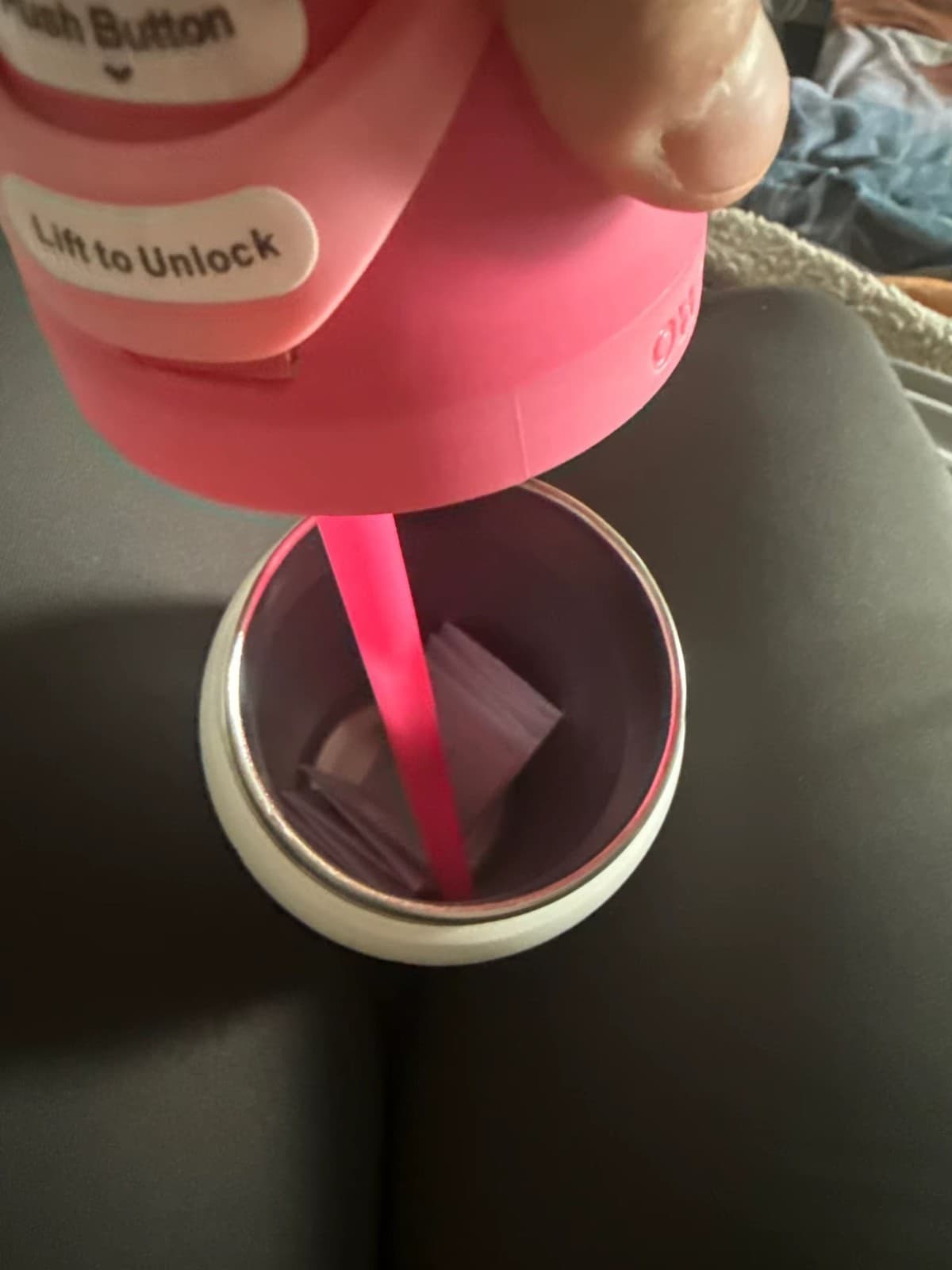 owala pink Bottle, 32 oz, 945 ml, retains heat for over 24 h. - Thumbnail 12