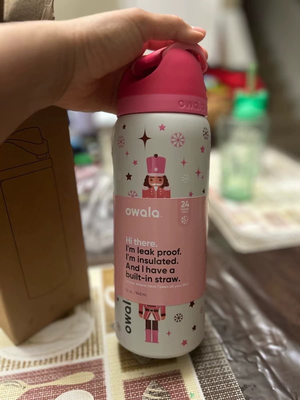 owala pink Bottle, 32 oz, 945 ml, retains heat for over 24 h. - Thumbnail 10