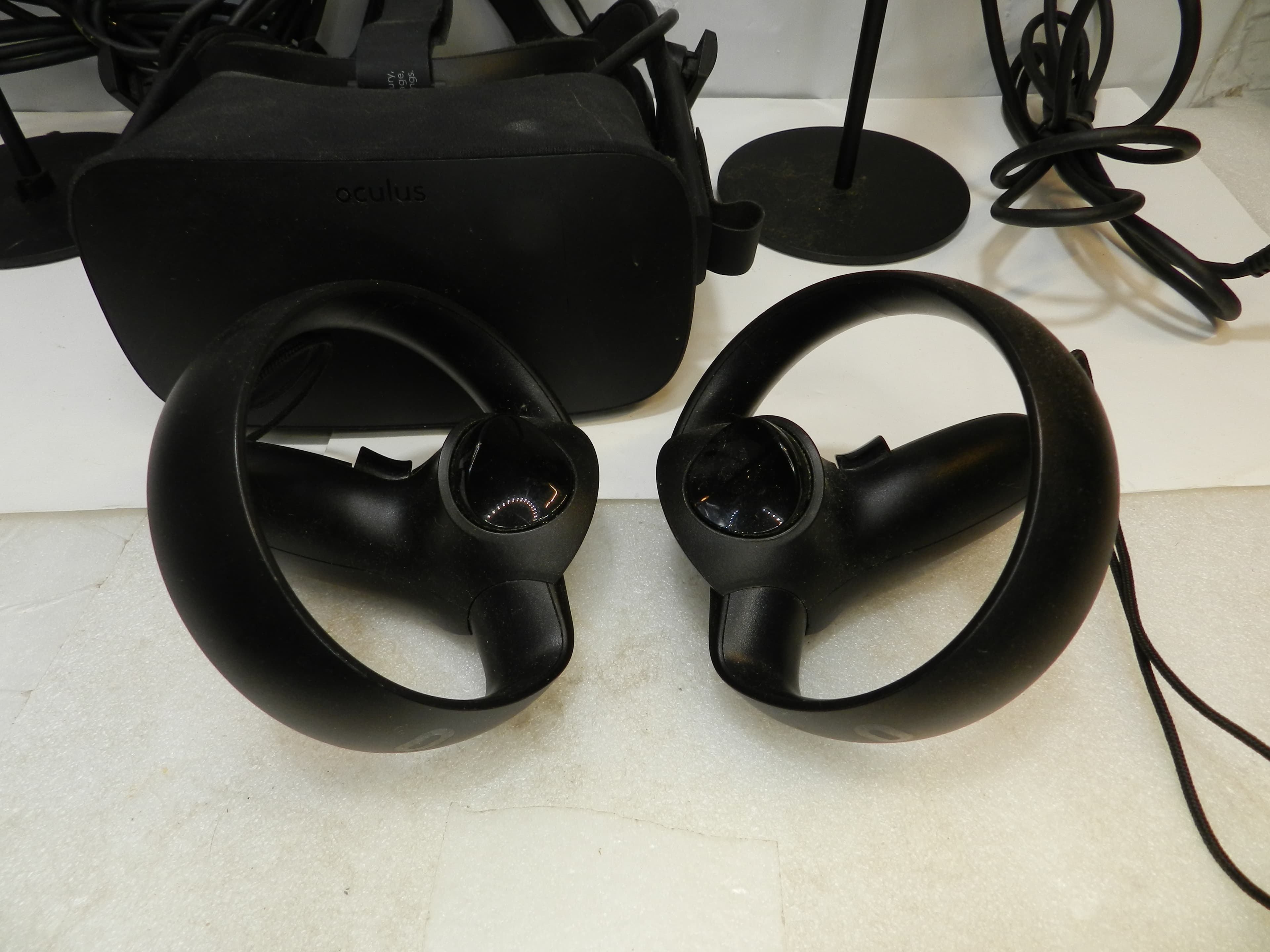 Oculus Rift CV1 VR Virtual Reality Headset Full Set Black (O83M) - Thumbnail 8