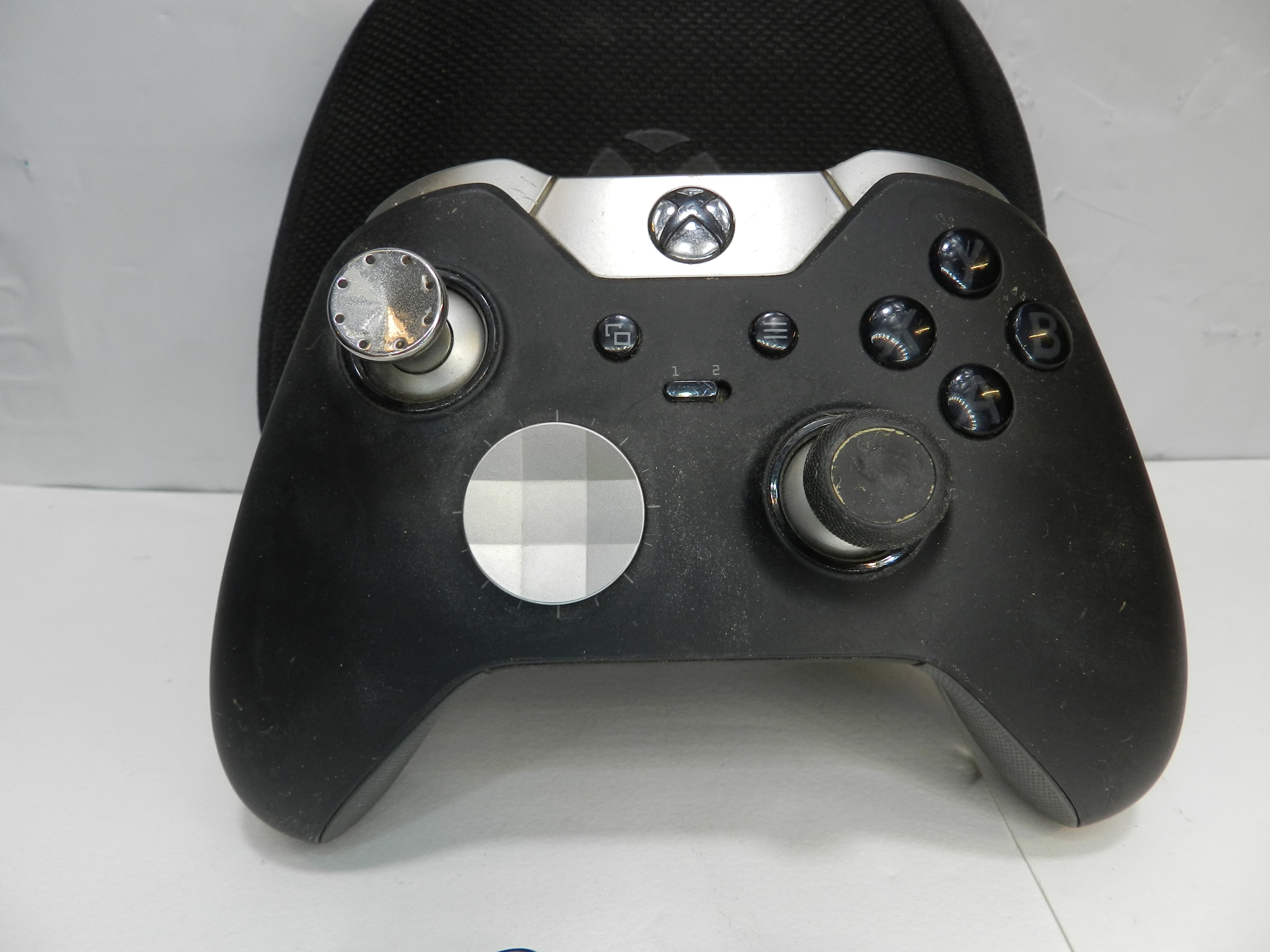 Xbox One Elite Series 1 Controller Model 1698 W/ Case  (O87M) - Thumbnail 11