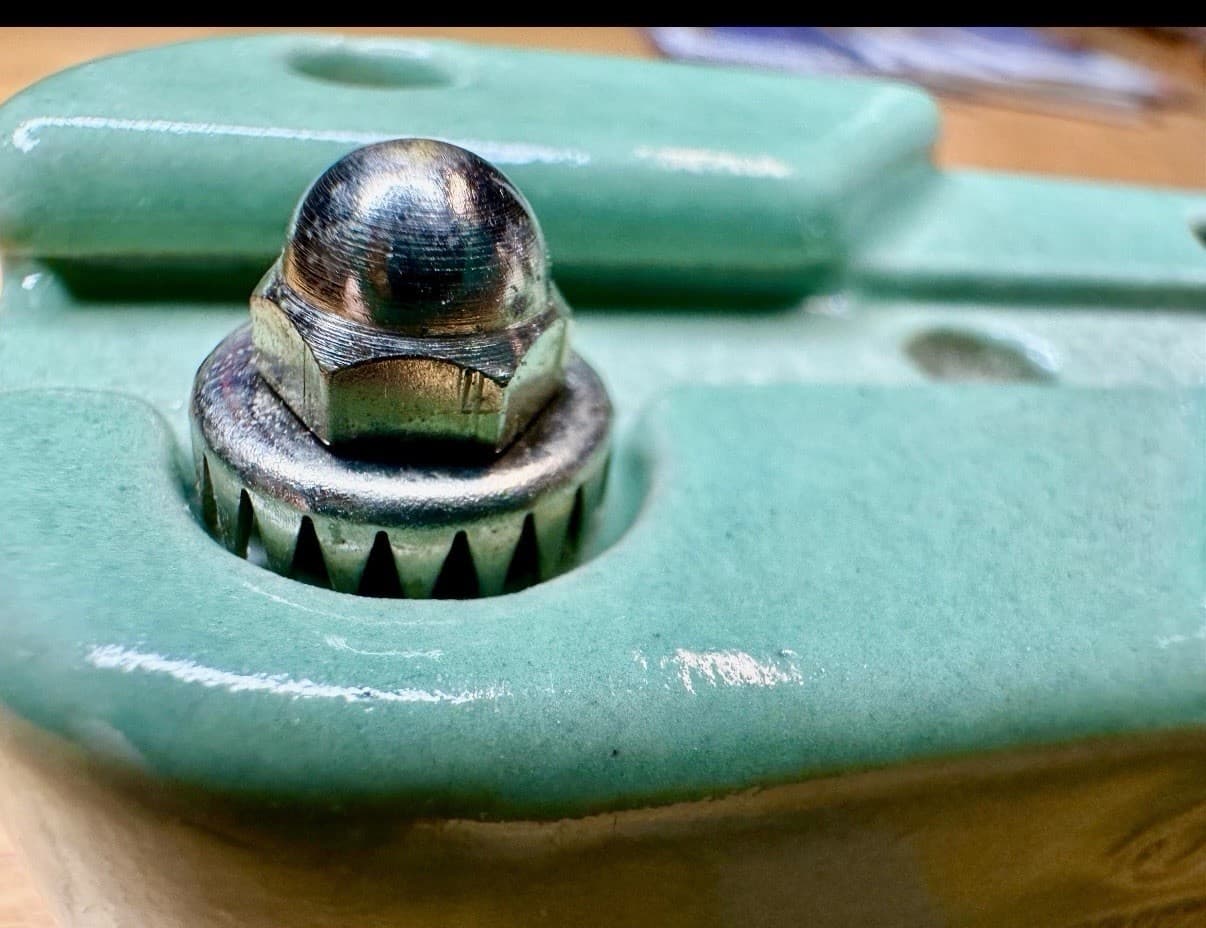 Vintage JFD AT-102 Porcelain Twin Lead Lightning Arrestor – Green - Thumbnail 4