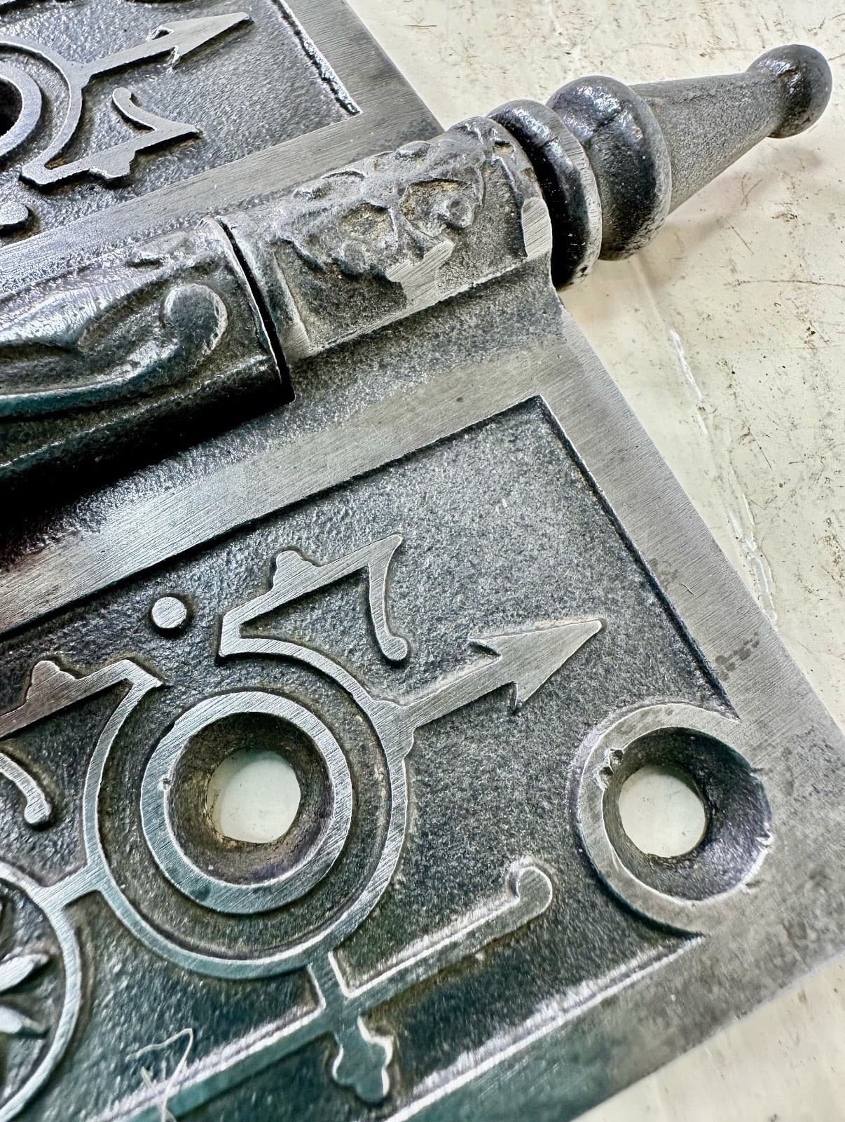 Antique 4.5” x 4.5” Cast Iron Steeple Tip Door Hinge – Ornate Victorian Eastlake - Thumbnail 3