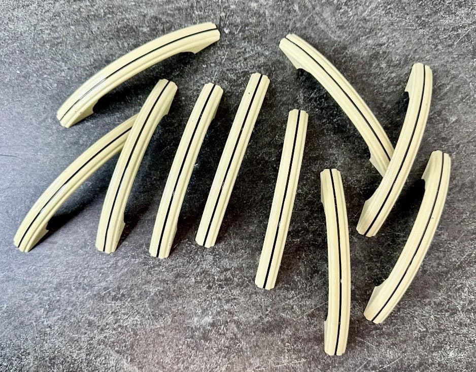 Set of 10 Cream Metal Curved Cabinet/Drawer Handle Pulls w/ Black Stripe - Thumbnail 2