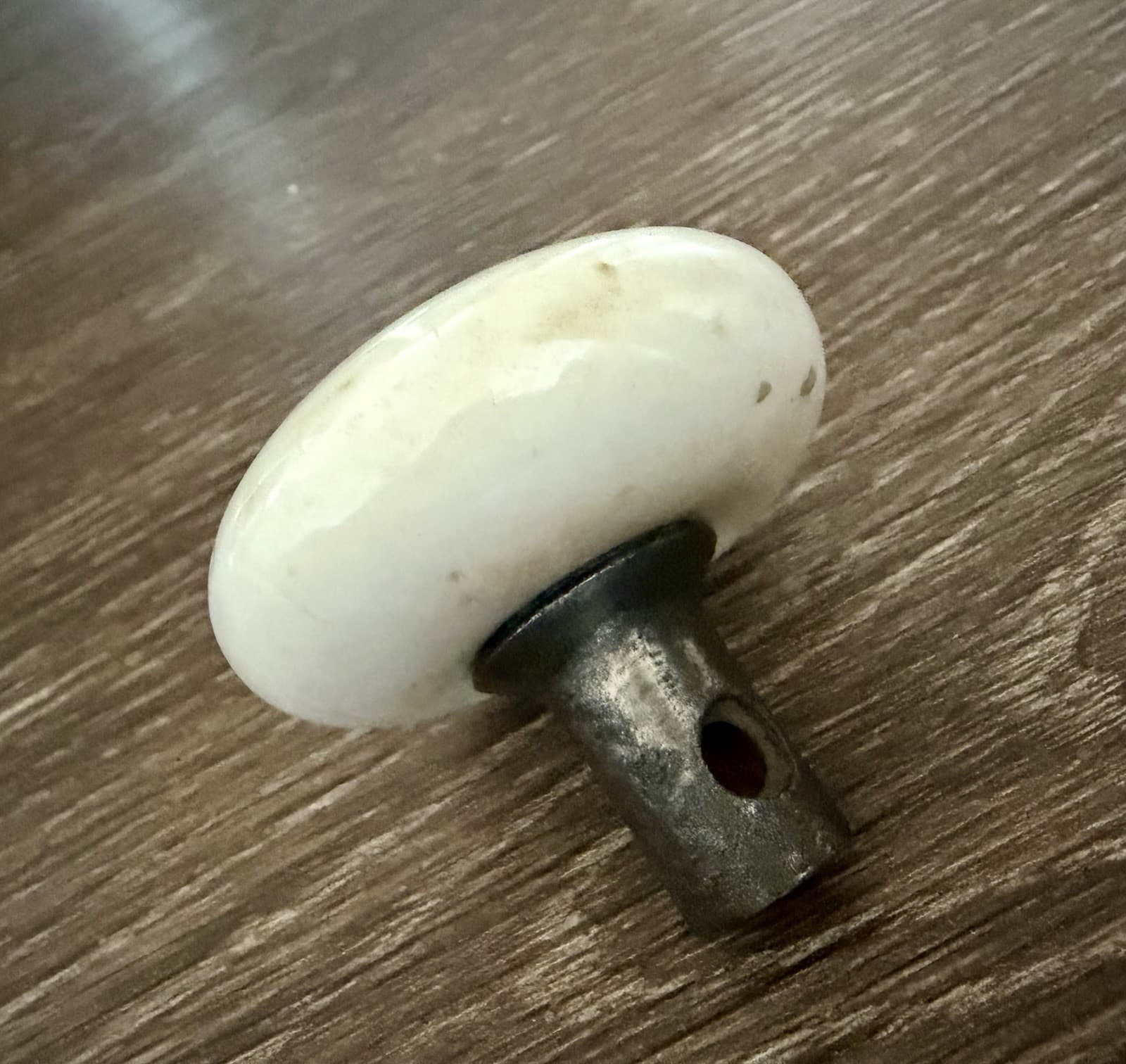 Antique White Porcelain Door Knob w Cast Iron Shank & Spindle - Thumbnail 3