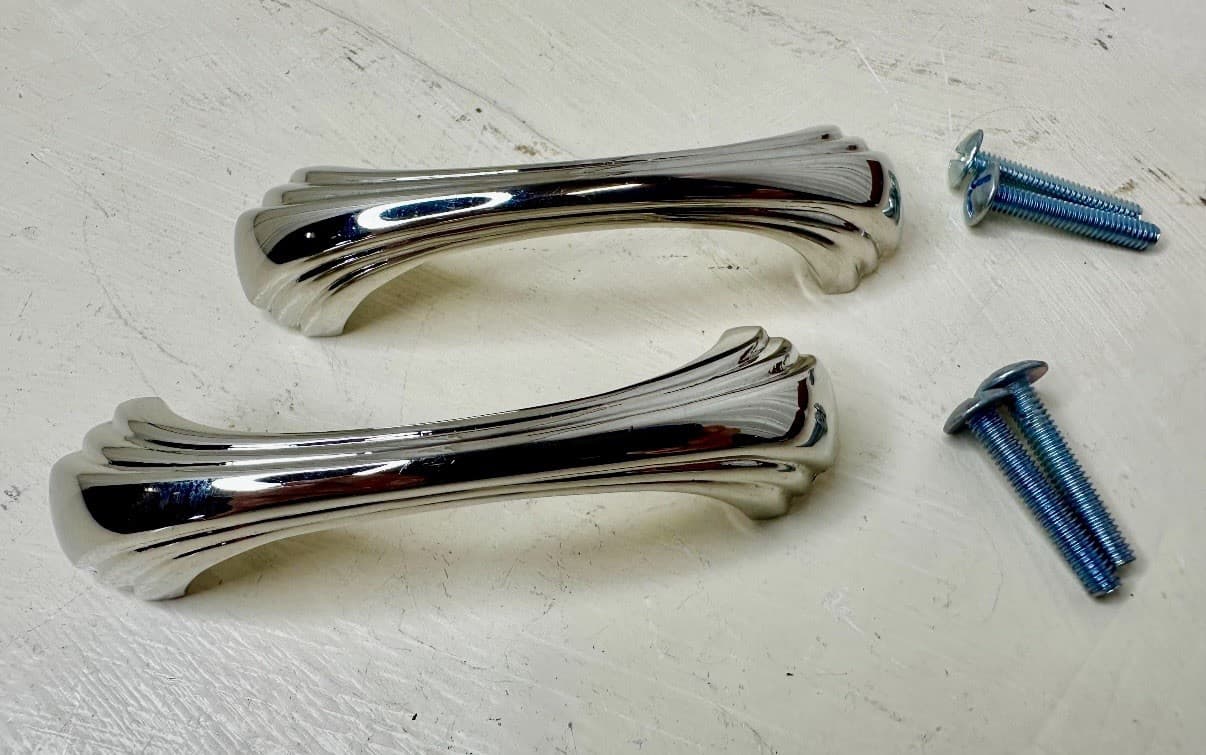 Vintage Chrome Streamline Drawer Pulls | Mid-Century Cabinet Hardware (Set of 3) - Thumbnail 4