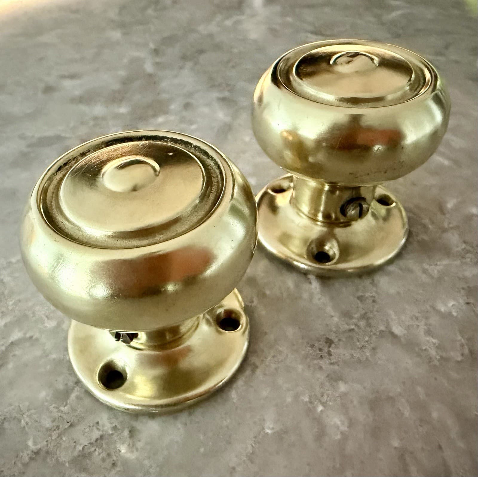 Vintage Brass Round Door Knob Set w/ Rosettes & Spindle Polished - Thumbnail 7