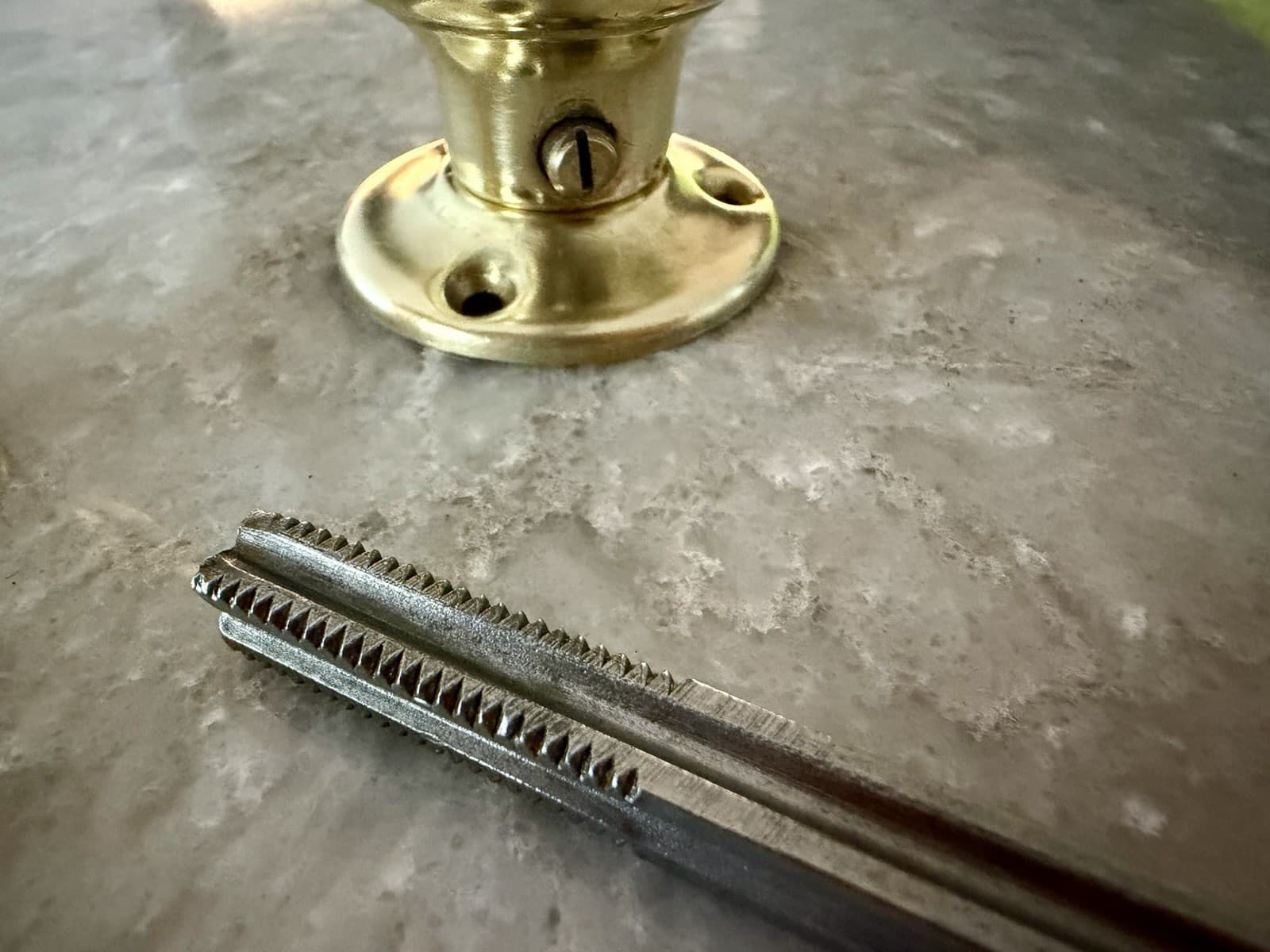 Vintage Brass Round Door Knob Set w/ Rosettes & Spindle Polished - Thumbnail 8