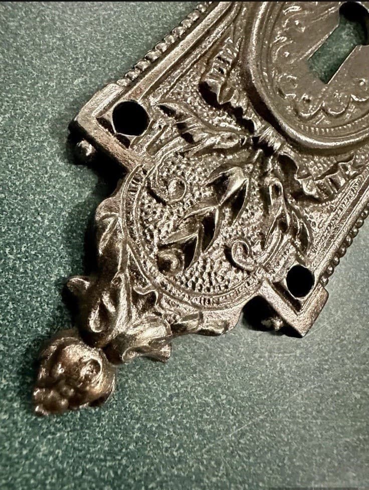 Antique Copper-Plated Cast Iron Door Plate - French Renaissance - Thumbnail 4