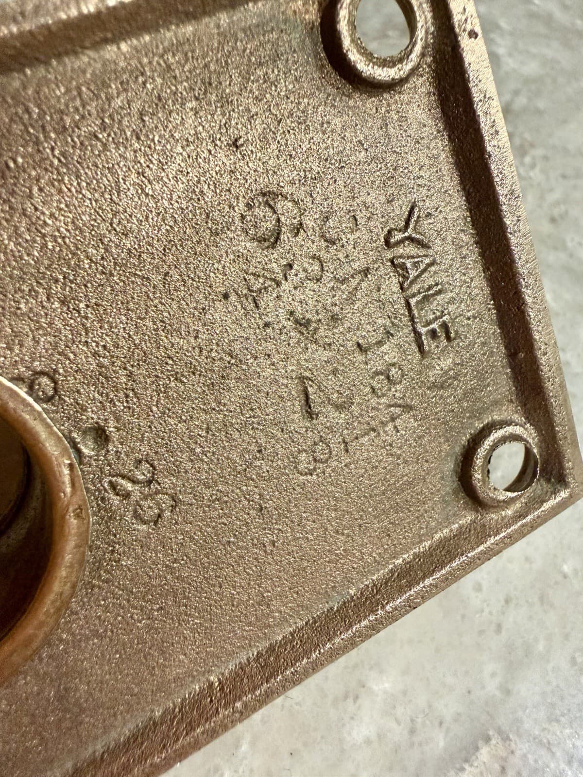 Vintage Yale Solid Brass Bathroom Thumb Turn Back Plate 6-3/4” x 2-1/8” - Thumbnail 10