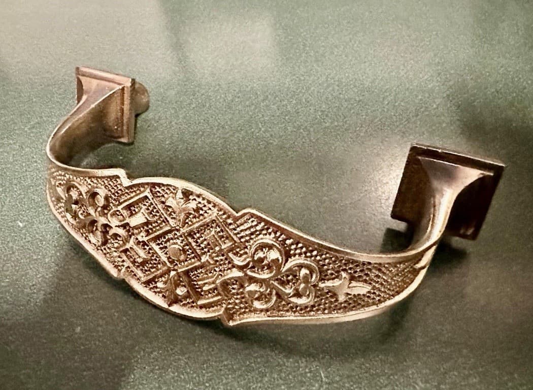 Antique Victorian Eastlake Solid Brass Dresser Drawer Pull 4-3/4” Spread
