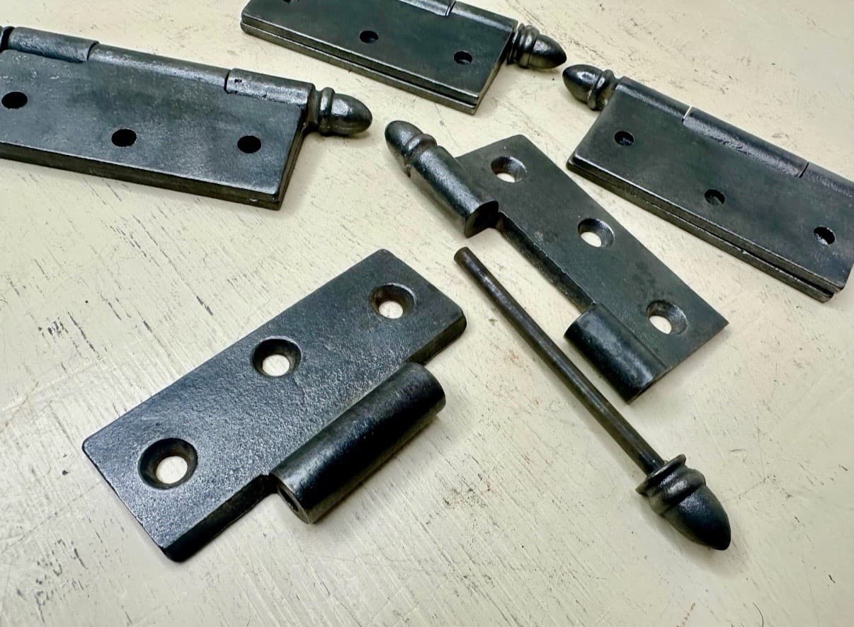 Set of 4 Vintage Cast Iron Acorn Tip Door Hinges 3.5” x 1.75” - Thumbnail 6