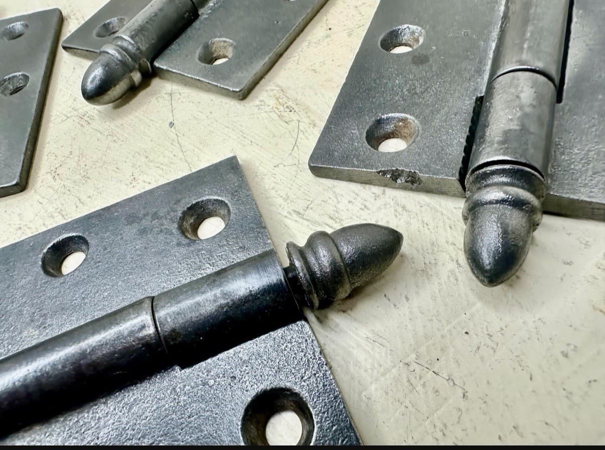 Set of 4 Vintage Cast Iron Acorn Tip Door Hinges 3.5” x 1.75” - Thumbnail 3