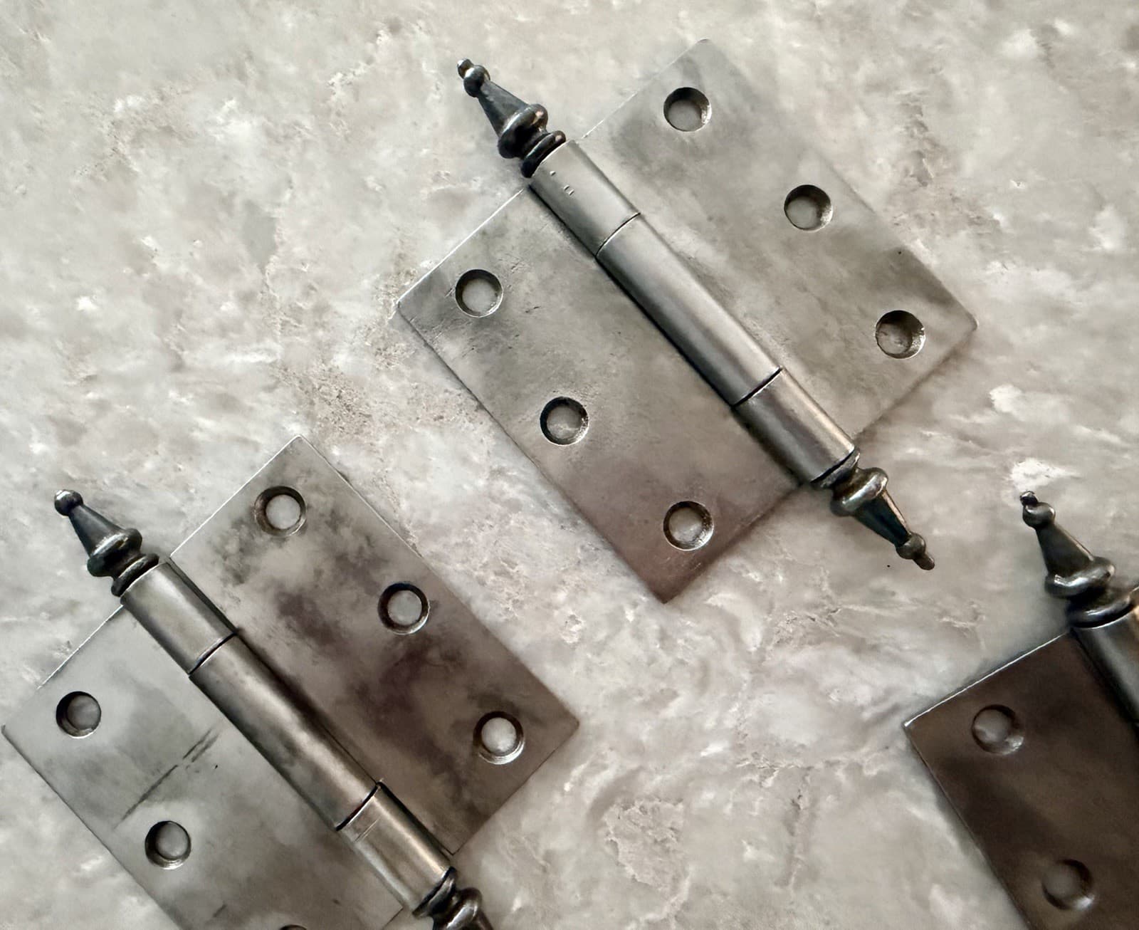 Set of 9 Antique Victorian 3.5” Cast Iron Steeple Tip Door Hinges - Thumbnail 5
