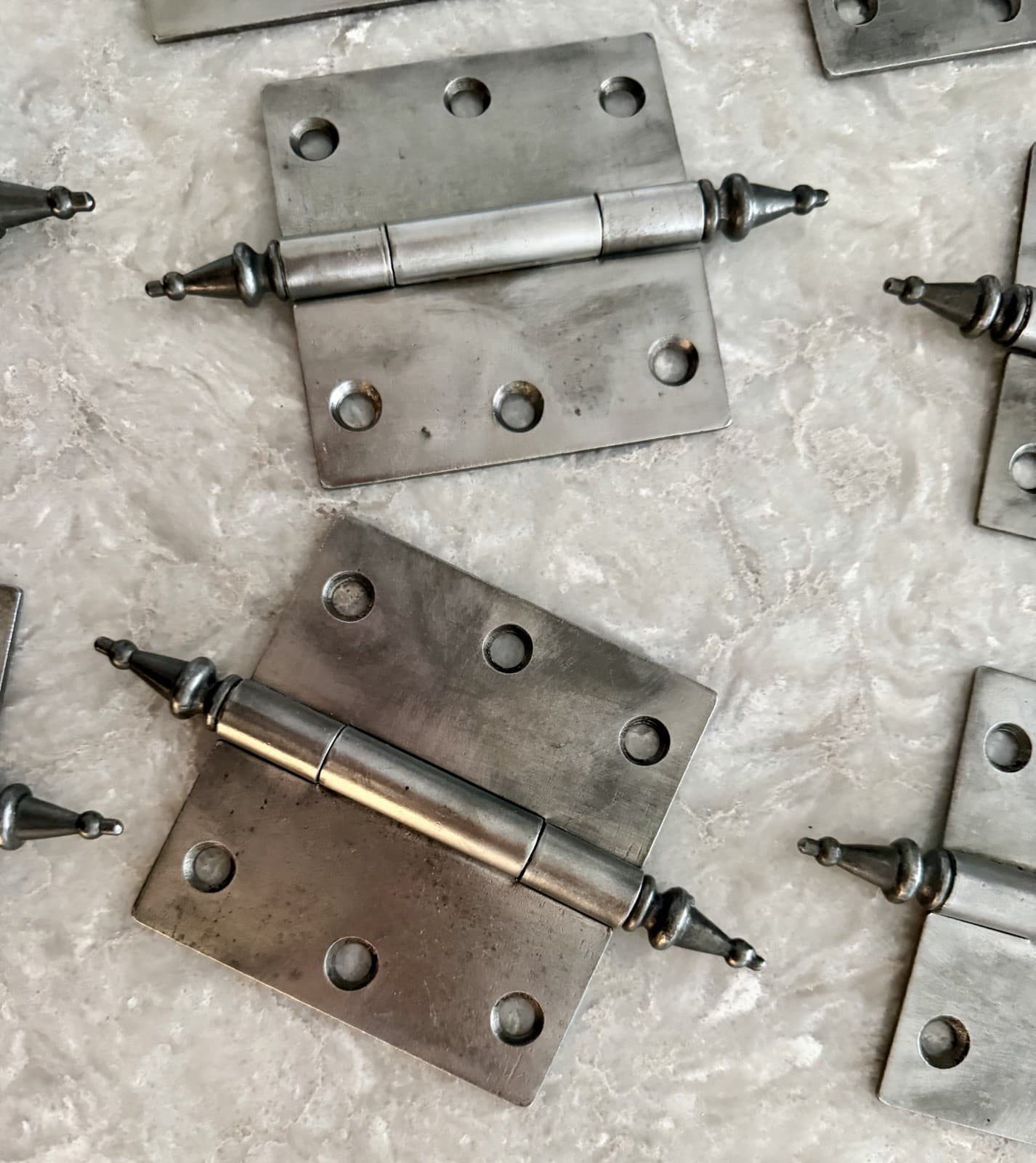 Set of 9 Antique Victorian 3.5” Cast Iron Steeple Tip Door Hinges - Thumbnail 7