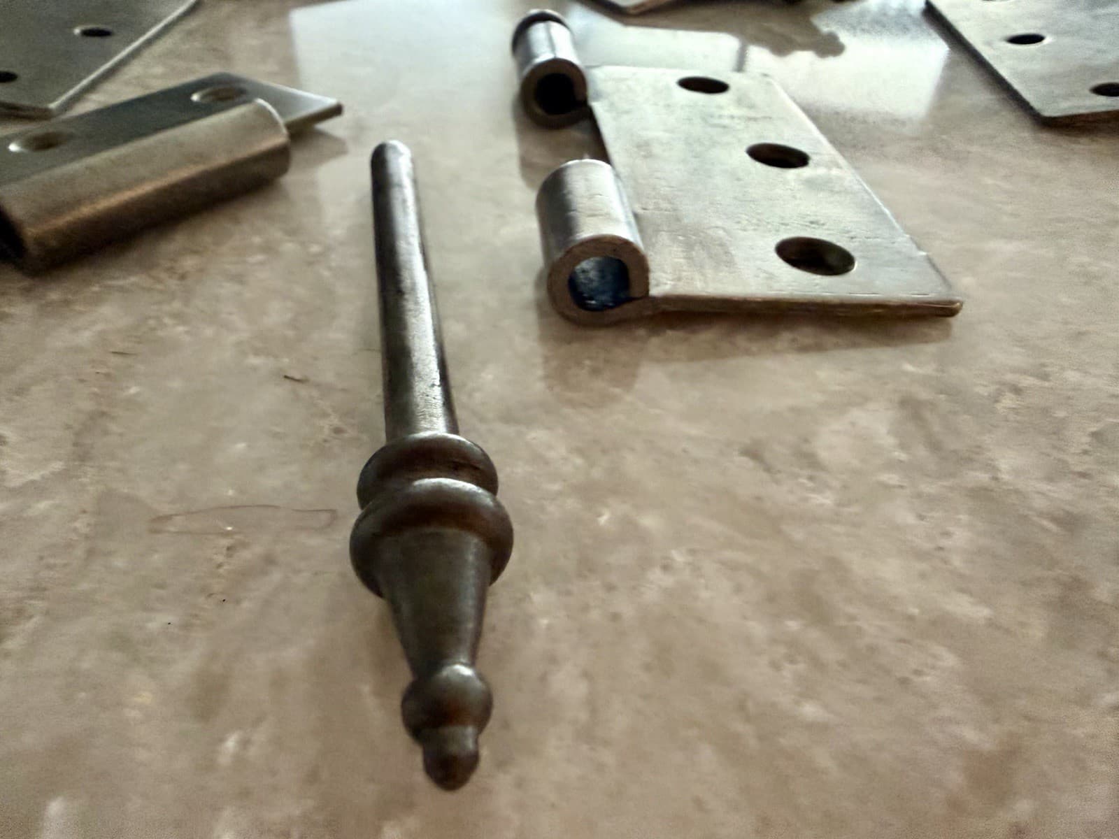 Set of 9 Antique Victorian 3.5” Cast Iron Steeple Tip Door Hinges - Thumbnail 18