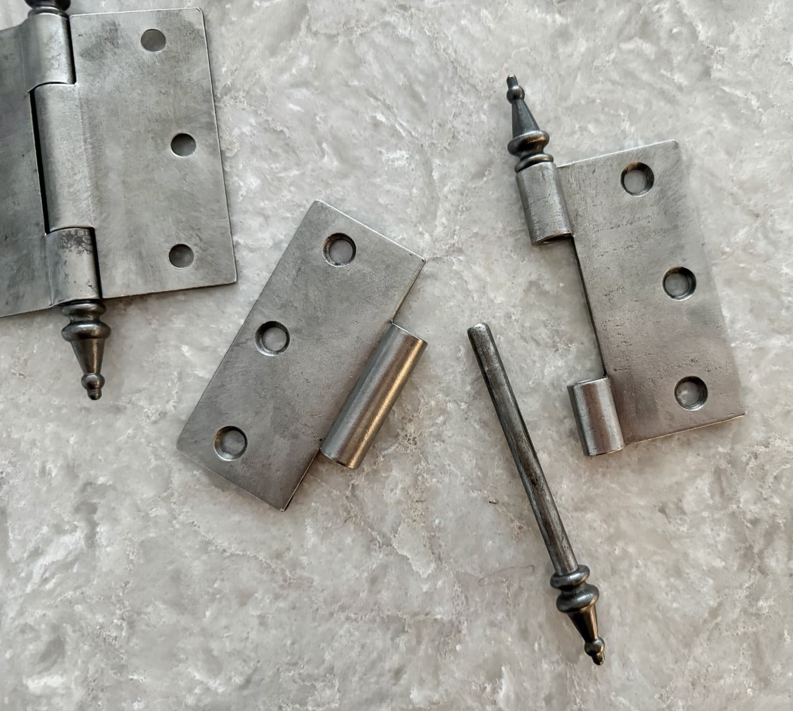 Set of 9 Antique Victorian 3.5” Cast Iron Steeple Tip Door Hinges - Thumbnail 12