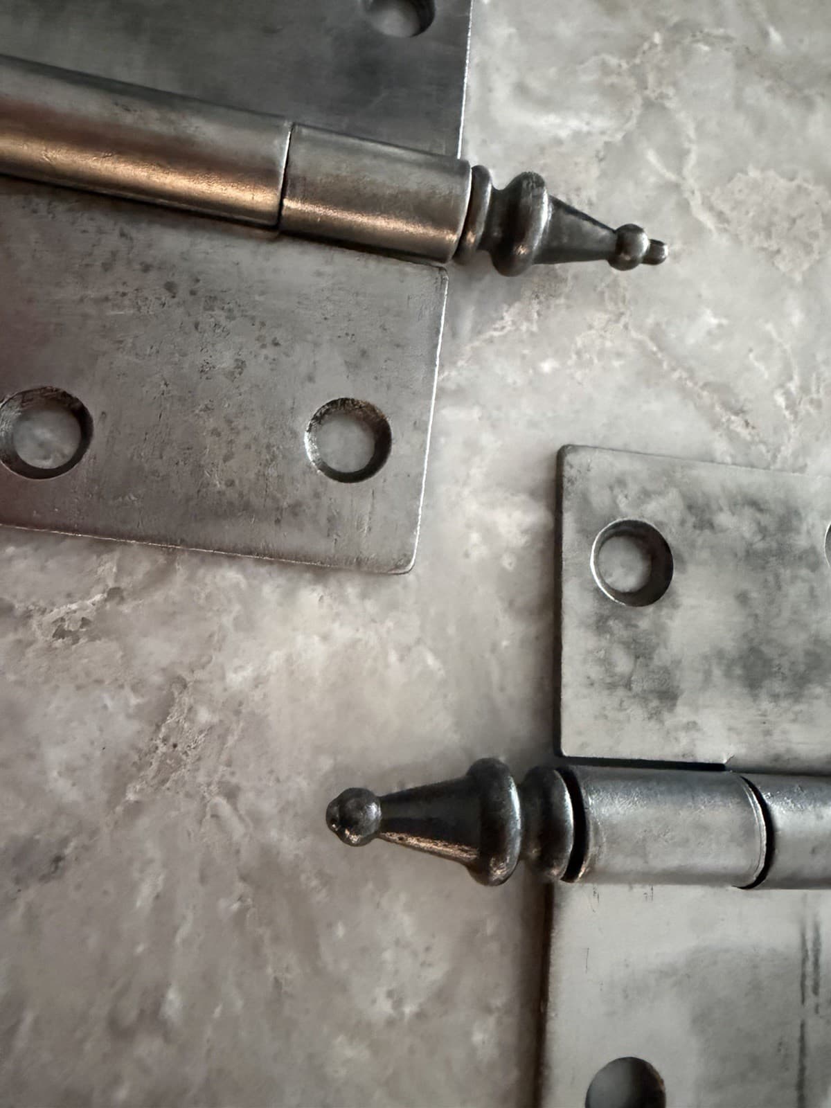 Set of 9 Antique Victorian 3.5” Cast Iron Steeple Tip Door Hinges - Thumbnail 13