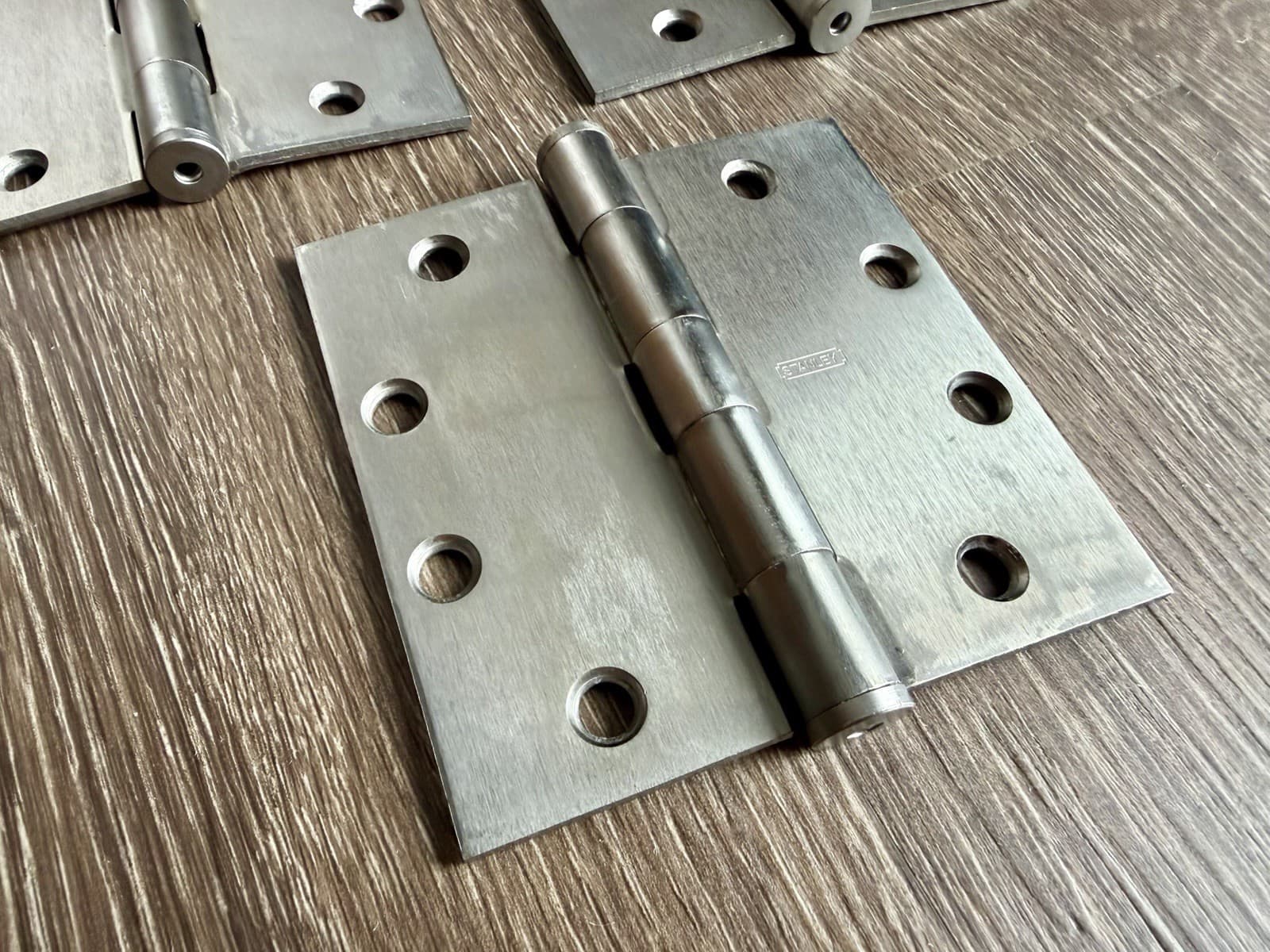 Stanley F179 4.5 x 4.5 Steel Plain Bearing Door Hinges Set of 3 Satin Chrome - Thumbnail 3