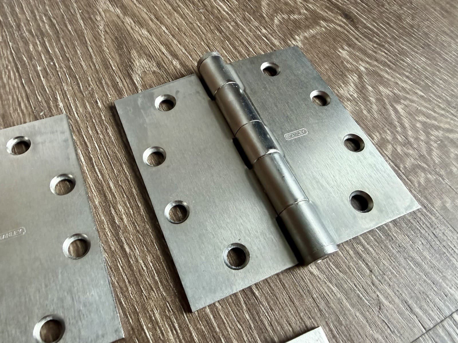 Stanley F179 4.5 x 4.5 Steel Plain Bearing Door Hinges Set of 3 Satin Chrome - Thumbnail 4