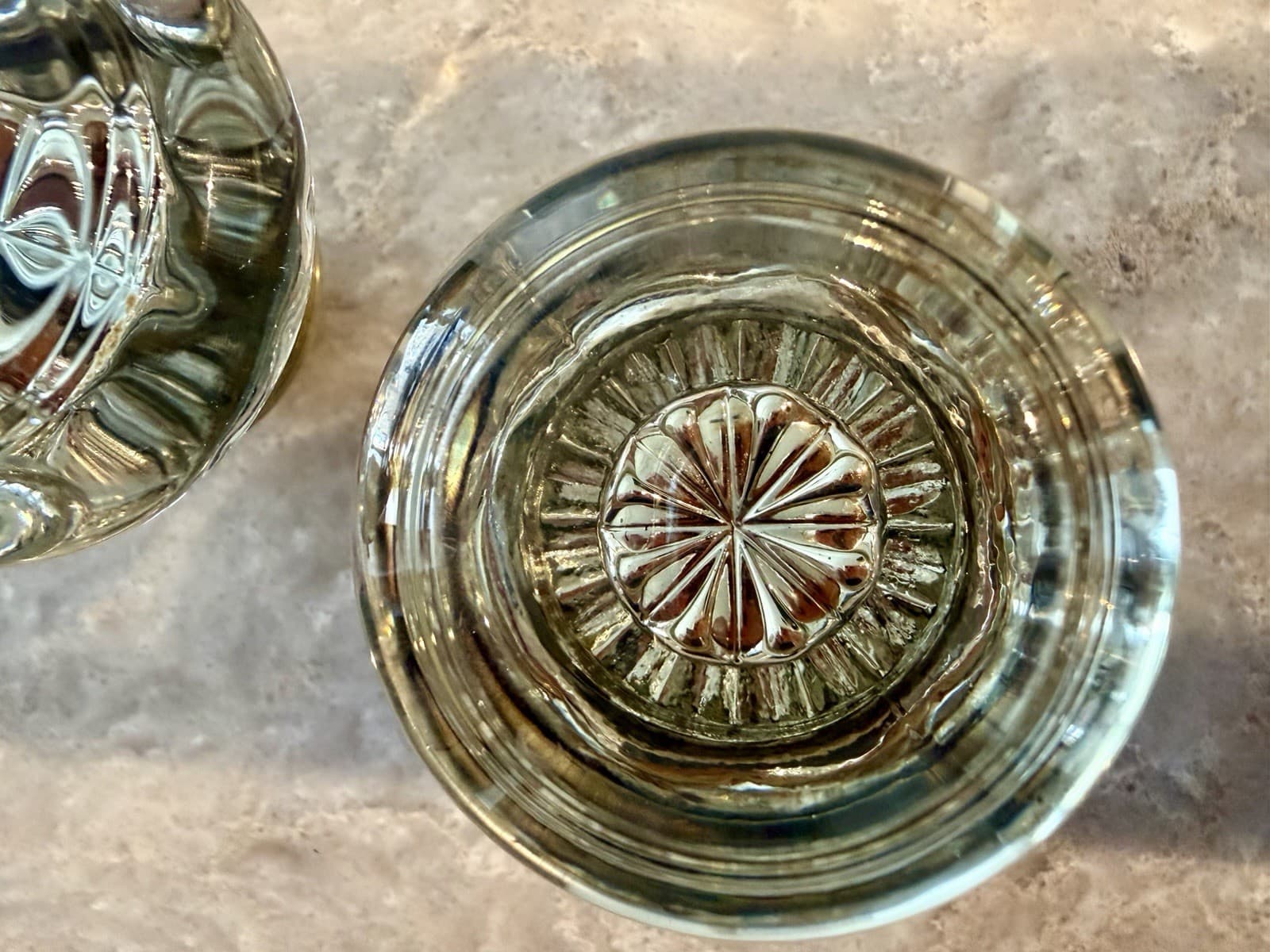 2 sets Vintage Clear Glass Door Knobs w/ Brass Collars 2” Knobs w/ 3.5” Spindle - Thumbnail 9