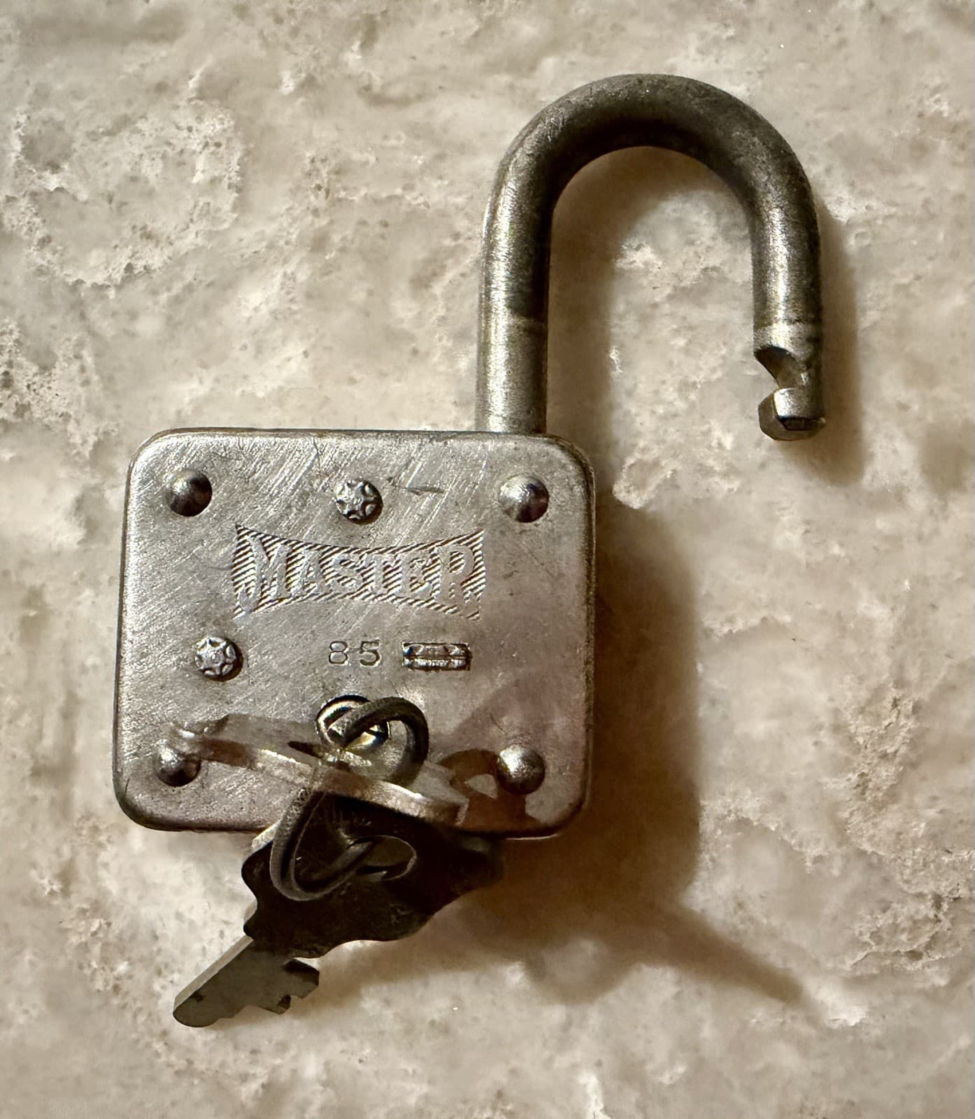 Vintage Master Lock Padlocks Models 85 & 44 5P w/ Keys Made USA Pair - Thumbnail 6