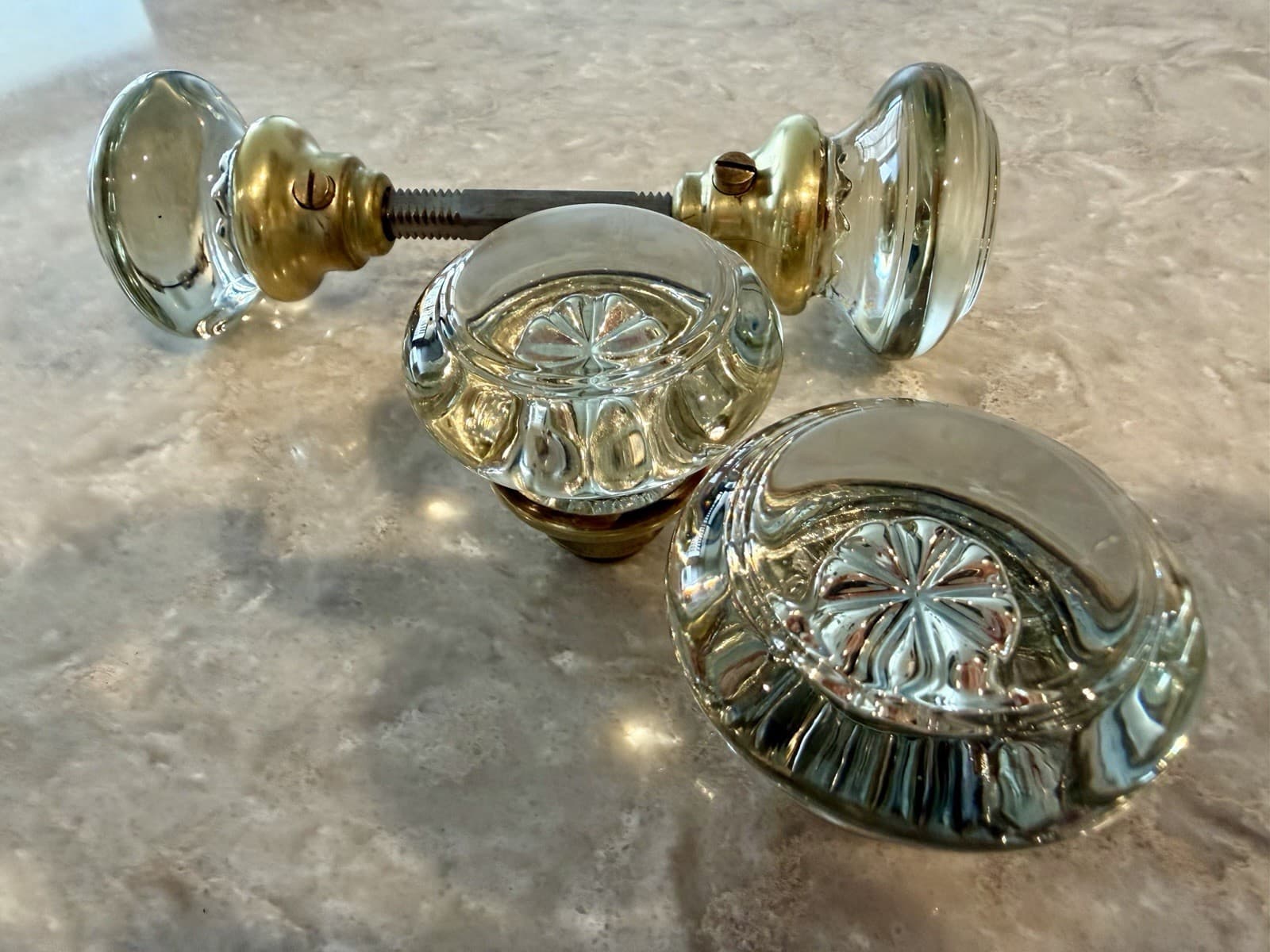 2 sets Vintage Clear Glass Door Knobs w/ Brass Collars 2” Knobs w/ 3.5” Spindle - Thumbnail 3