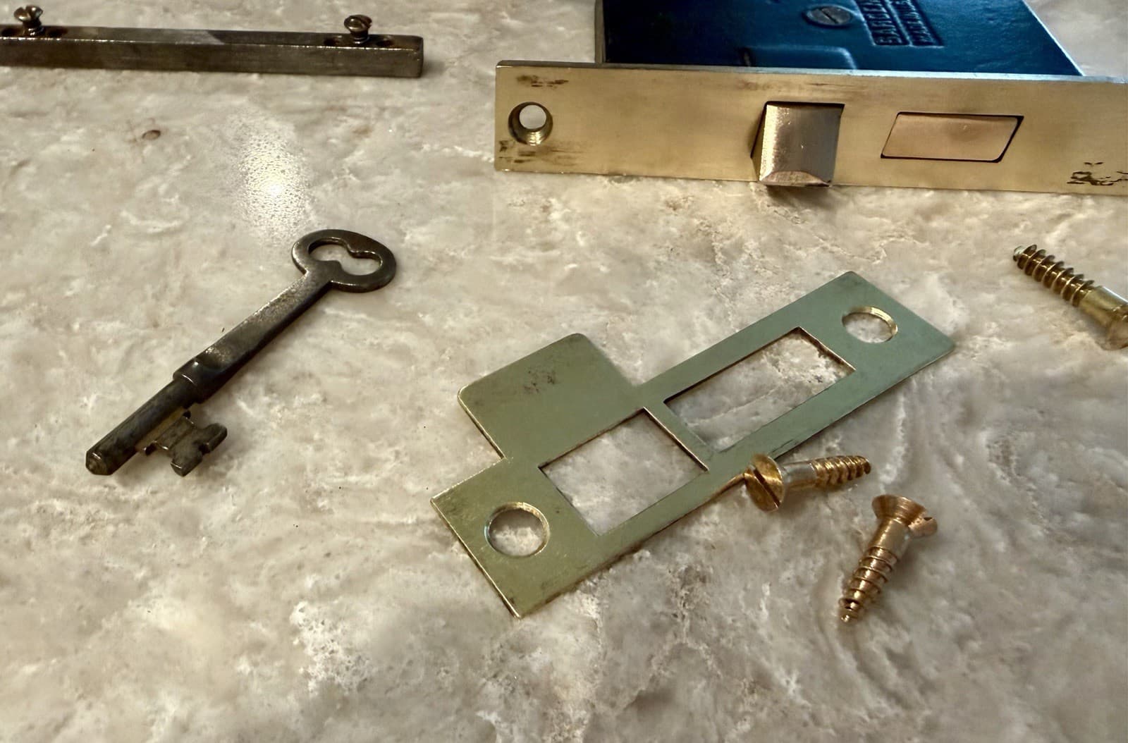 Sargent Antique Round Metal Door Knob Set w/ Backplates Mortise Lock Key - Thumbnail 4