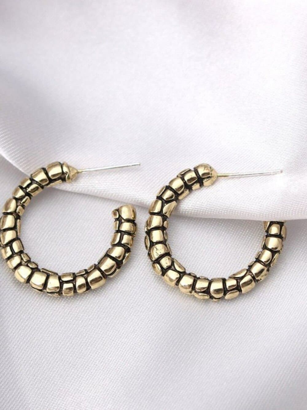 Leighton Kie Cobblestone Pattern Hoop Earrings Gold Black Mens Gift Packaged - Thumbnail 2