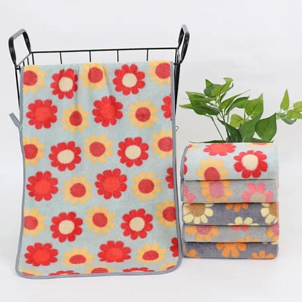Keylan Blankie Small Dog Blanket for Toy Breeds Gray Red Flowers Gift Packaged - Thumbnail 3
