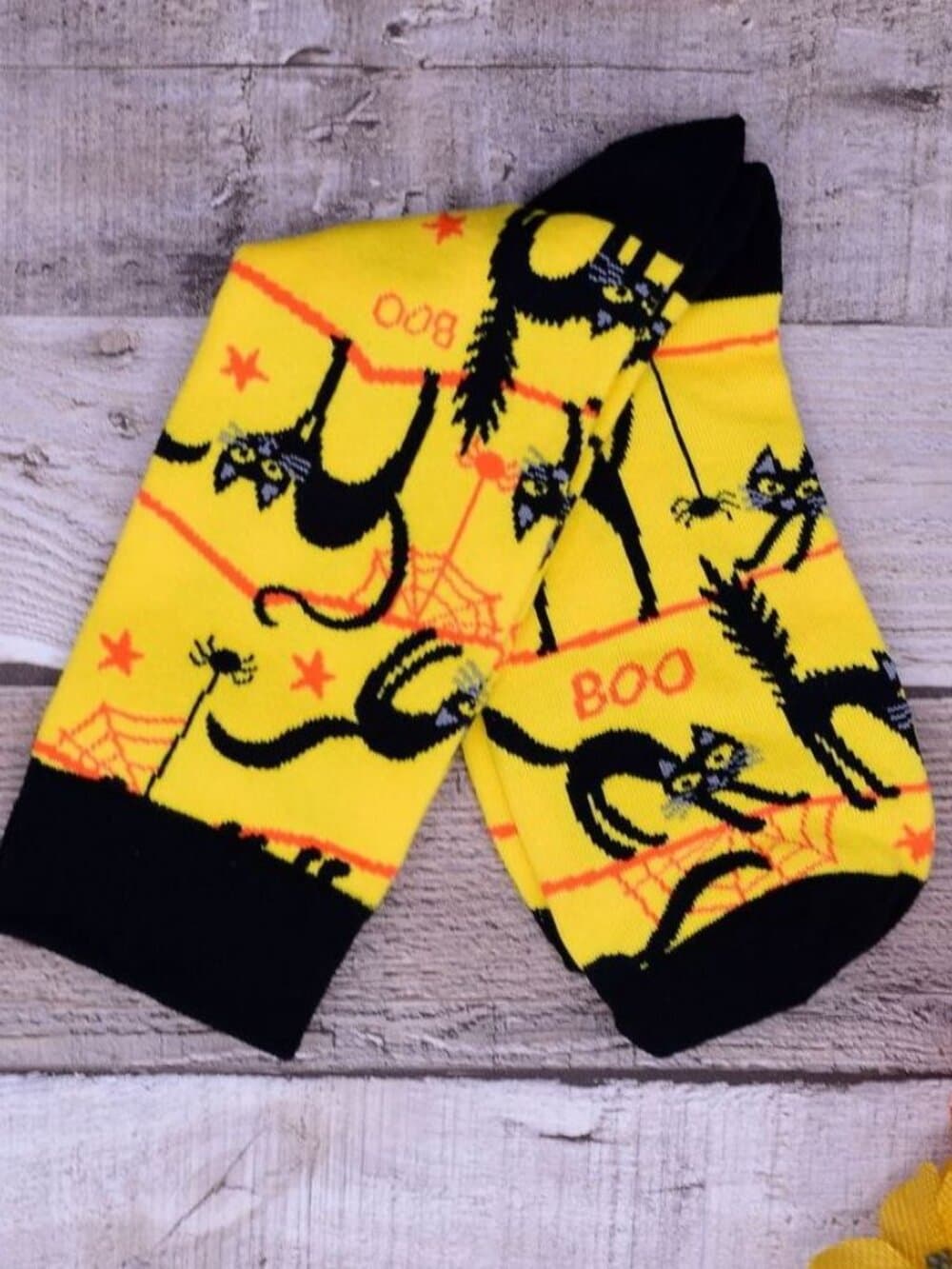 Happy Haunts Halloween Boo Socks Black Cats and Spiders Yellow Gift Packaged - Thumbnail 3