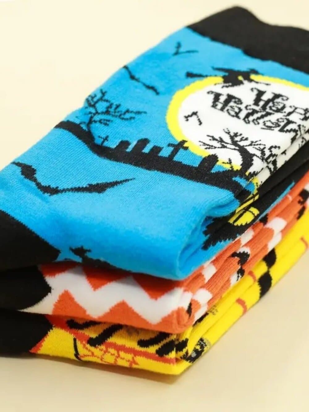 Happy Haunts Halloween Boo Socks Black Cats and Spiders Yellow Gift Packaged - Thumbnail 2