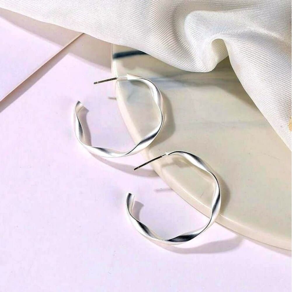 Emma Ellison Delicate Twist Hoop Minimalistic Earrings Gold Gift Packaged - Thumbnail 5