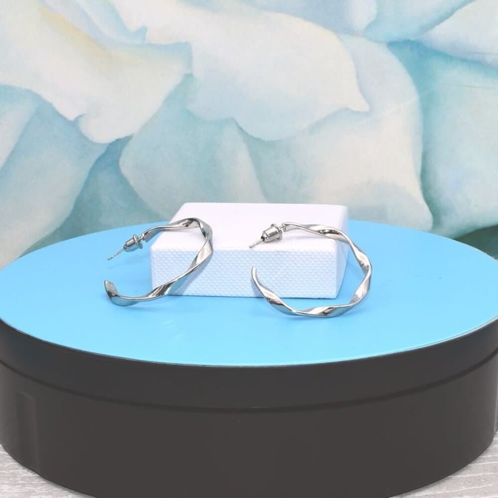 Emma Ellison Delicate Twist Hoop Minimalistic Earrings Silver Gift Packaged - Thumbnail 5