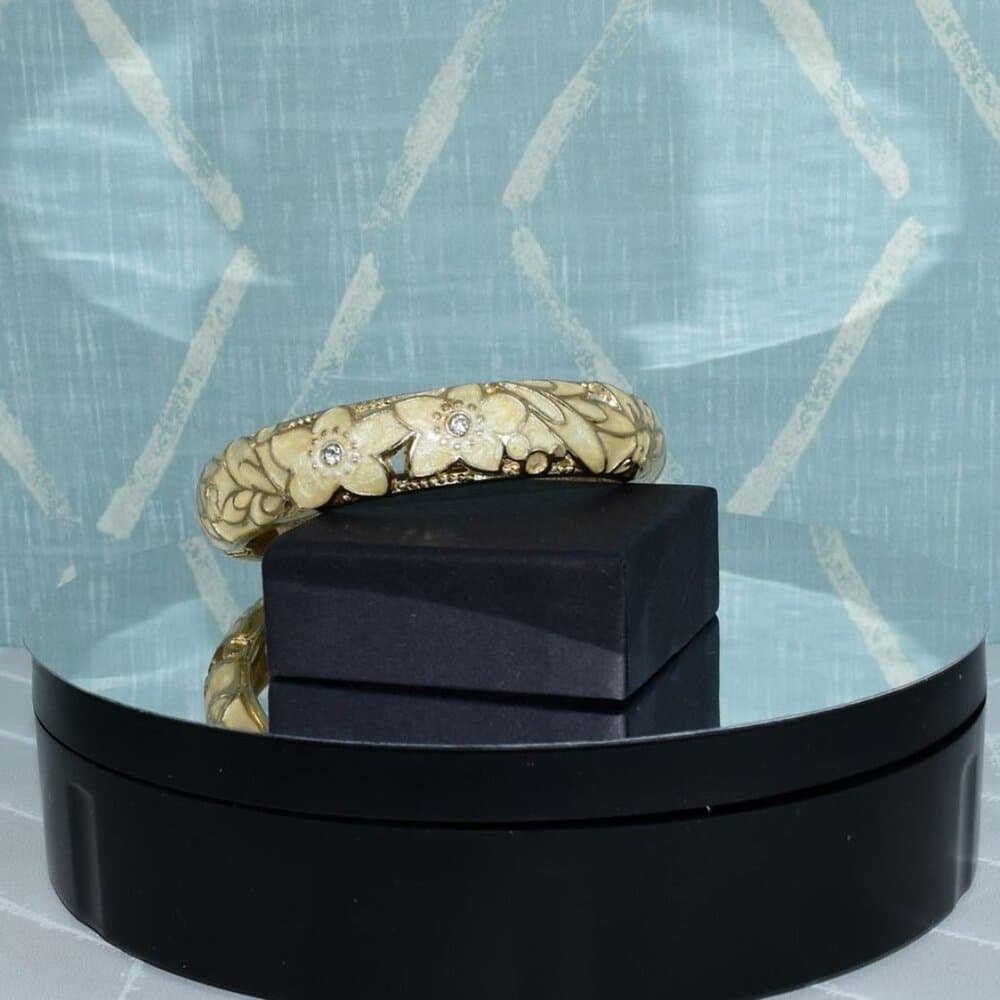 Artistic Pearlized Floral Enamel Hinged Bracelet Caroline C Estate Collection - Thumbnail 8