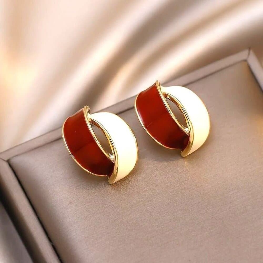 Ashlyn Ellie Artiste Petal Earrings Soft White and Deep Red on Gold Gift Package - Thumbnail 8