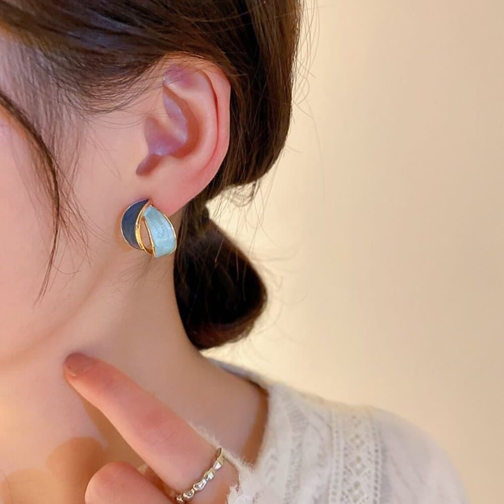 Ashlyn Ellie Artiste Petal Earrings Soft Blue and Deep Teal on Gold Gift Package - Thumbnail 2