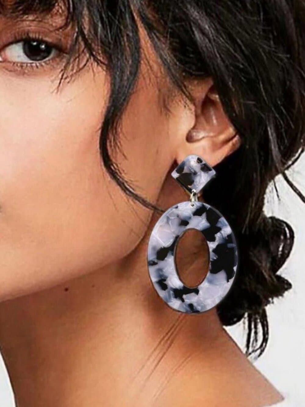 Zinnia Abstracts Geometric Statement Dangle Earrings Open Oval Black Gray - Thumbnail 2