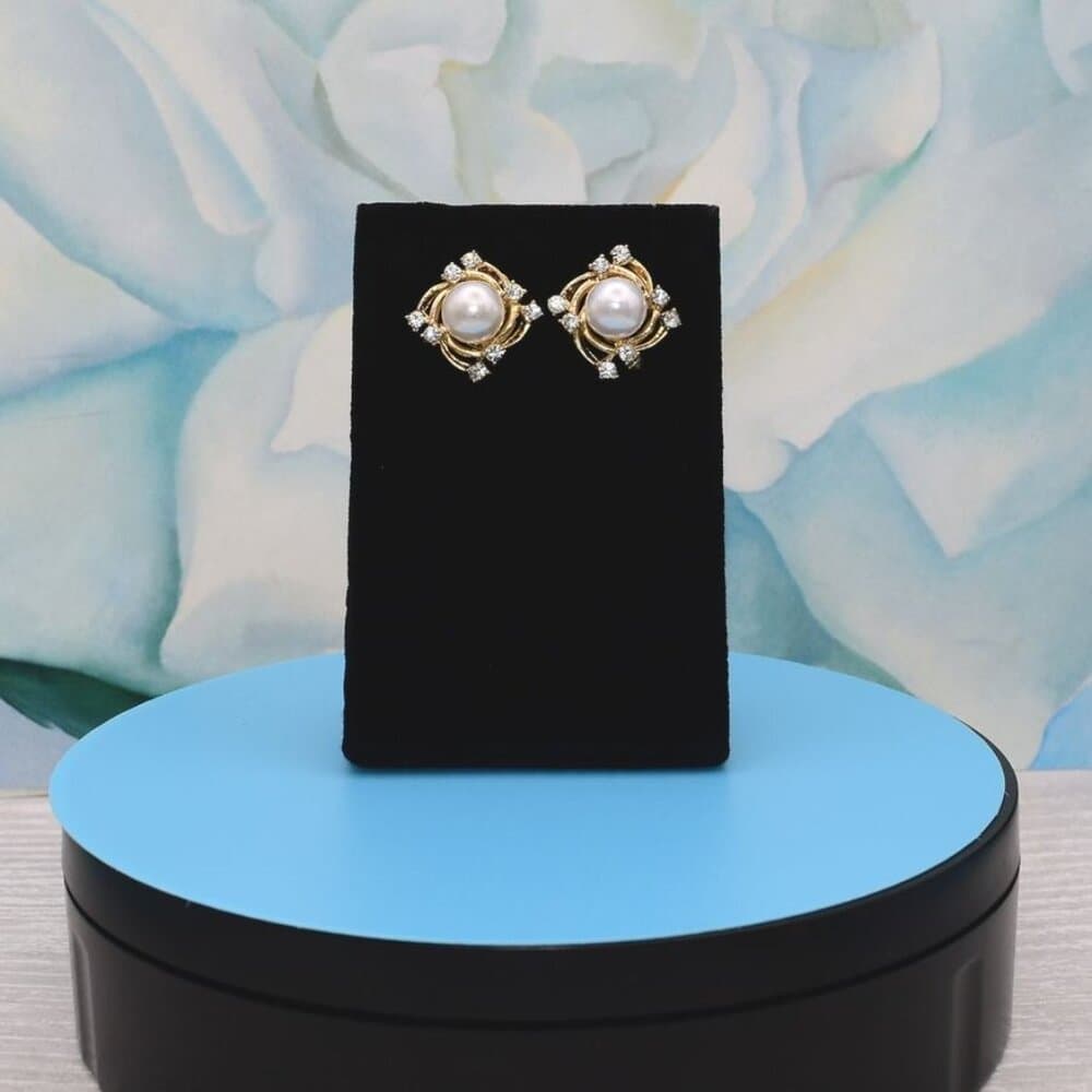 Vienna Swirl Vanilla Cream Pearl Crystal Accent Stud Earrings Gift Packaged - Thumbnail 10