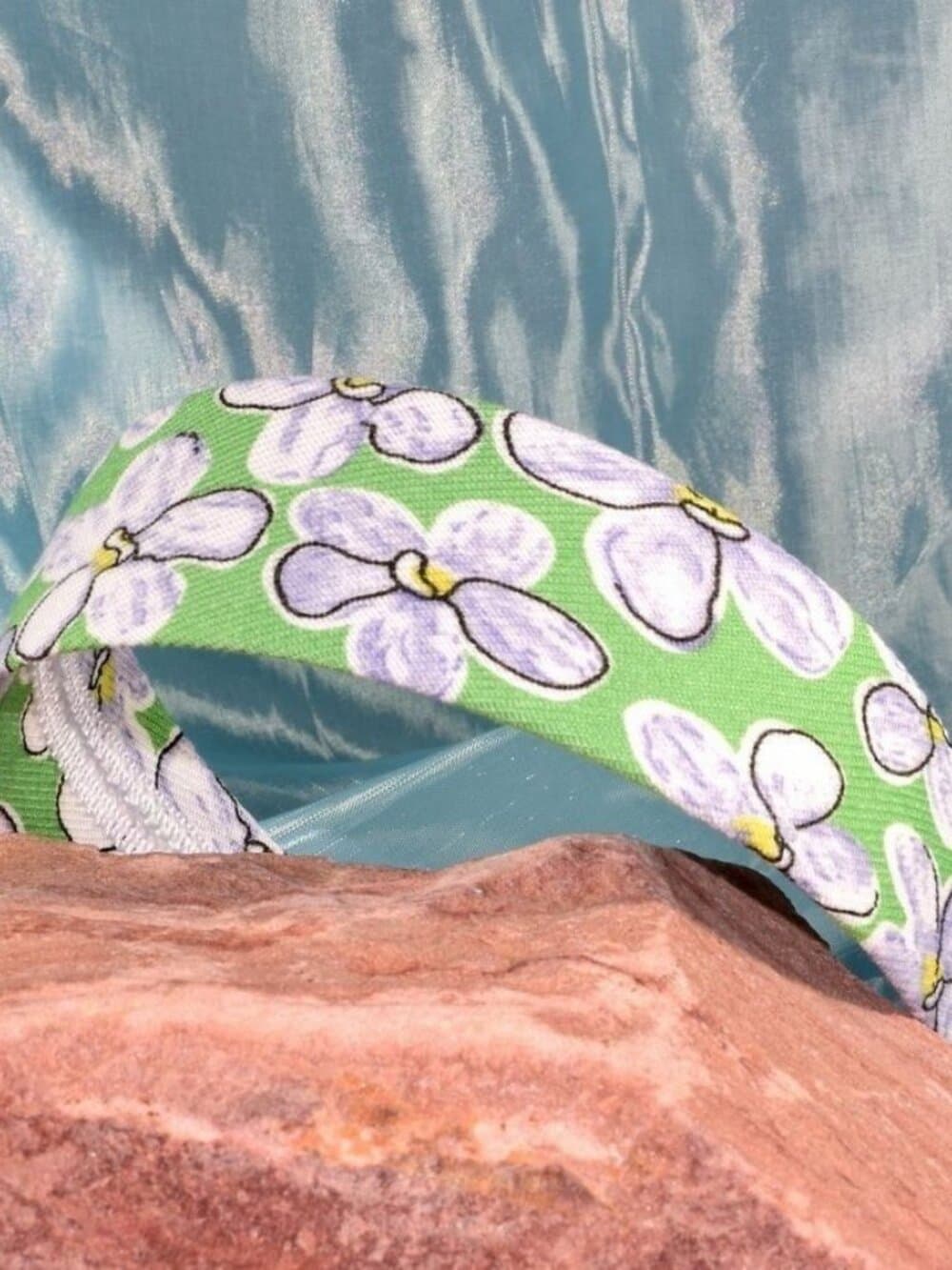 Raelynn Chris Artistic Flowers on Green Floral Pattern Headband Gift Packaged - Thumbnail 3