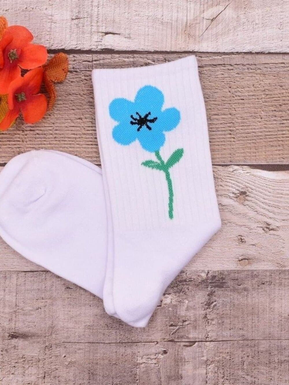 Minimal Garden Womens Flower Socks Blue on White Gift Packaged - Thumbnail 3