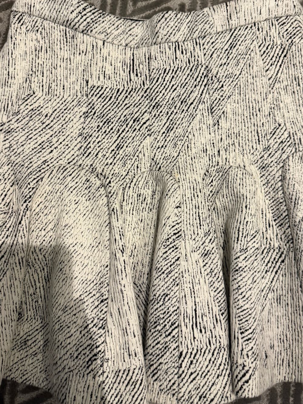 Banana Republic Black & White Flared Mini Skirt - Thumbnail 3
