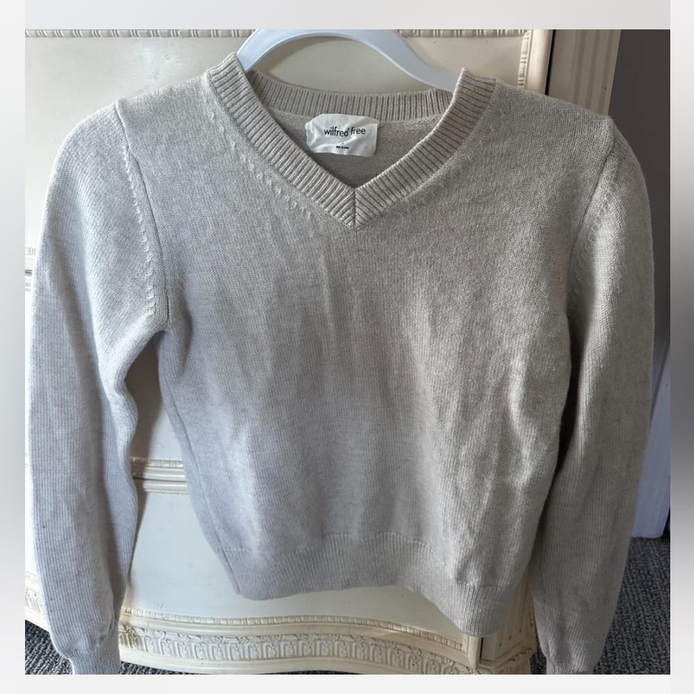 Wilfred Gray V-Neck Sweater Soft Knit Classic - Thumbnail 2