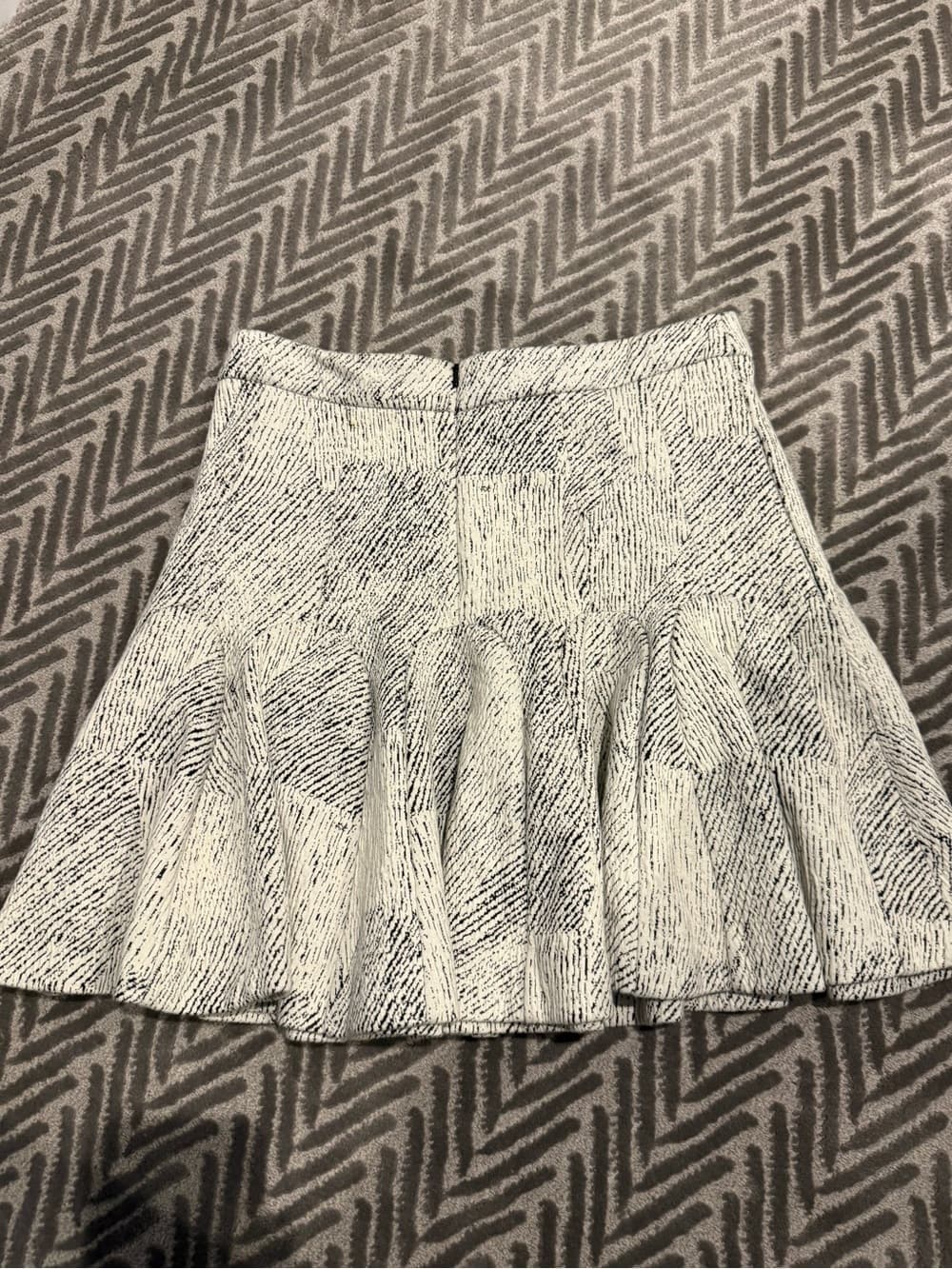 Banana Republic Black & White Flared Mini Skirt - Thumbnail 4