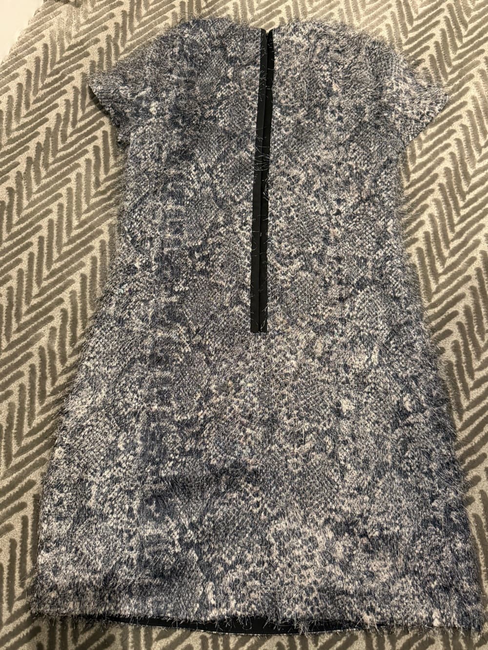 Banana Republic Gray Textured Knit Short-Sleeve Dress - Thumbnail 5