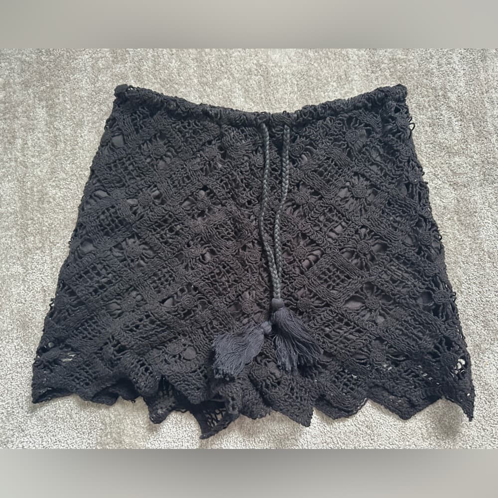 AQUA Crochet Shorts Women's Small Natural Tasseled Tie Closure Pull On Festival - Thumbnail 2
